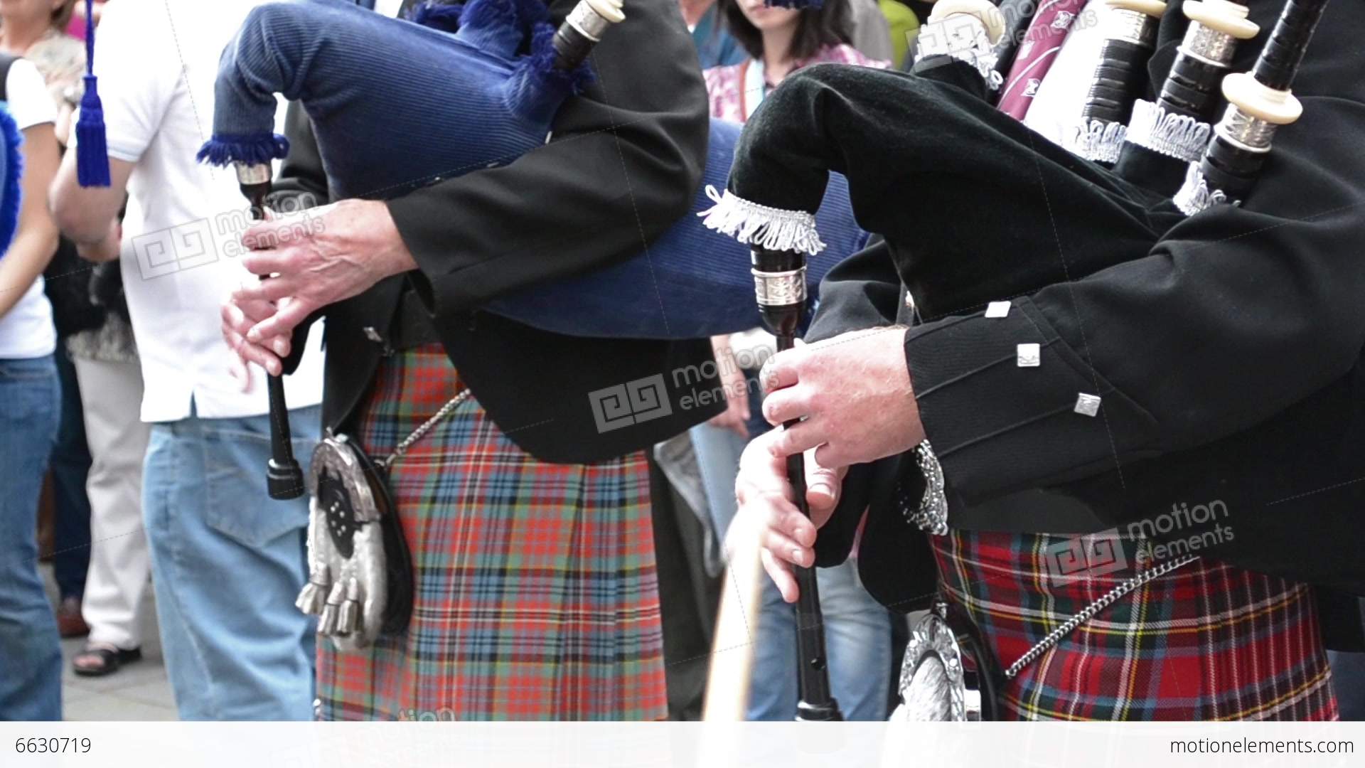 Traditional Scottish Bagpipes Singing Stock video footage | 6630719