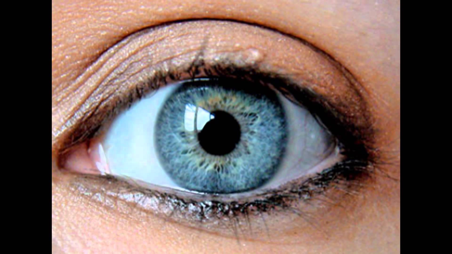 Серый цвет глаз