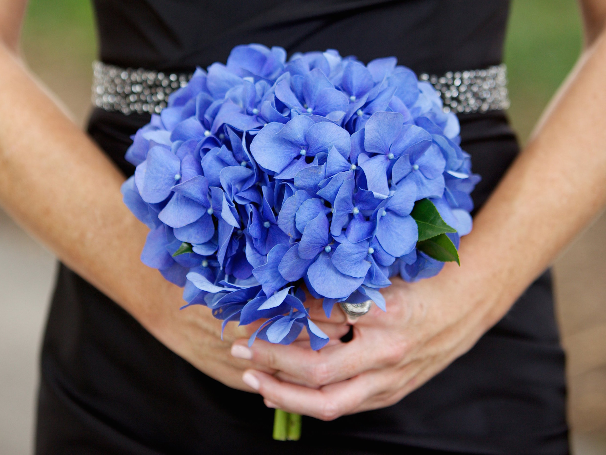 Hydrangea Flower Arrangements for Your Wedding - Inside Weddings