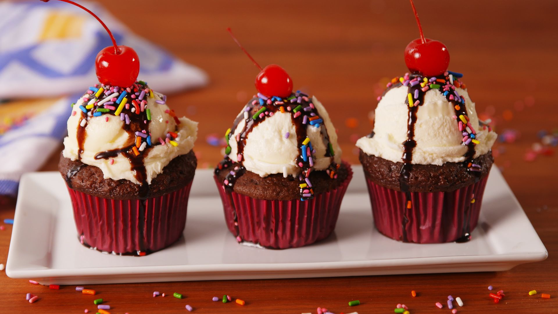 The Best Ice Cream Sundae Cupcake Recipe - How to Make Ice Cream ...