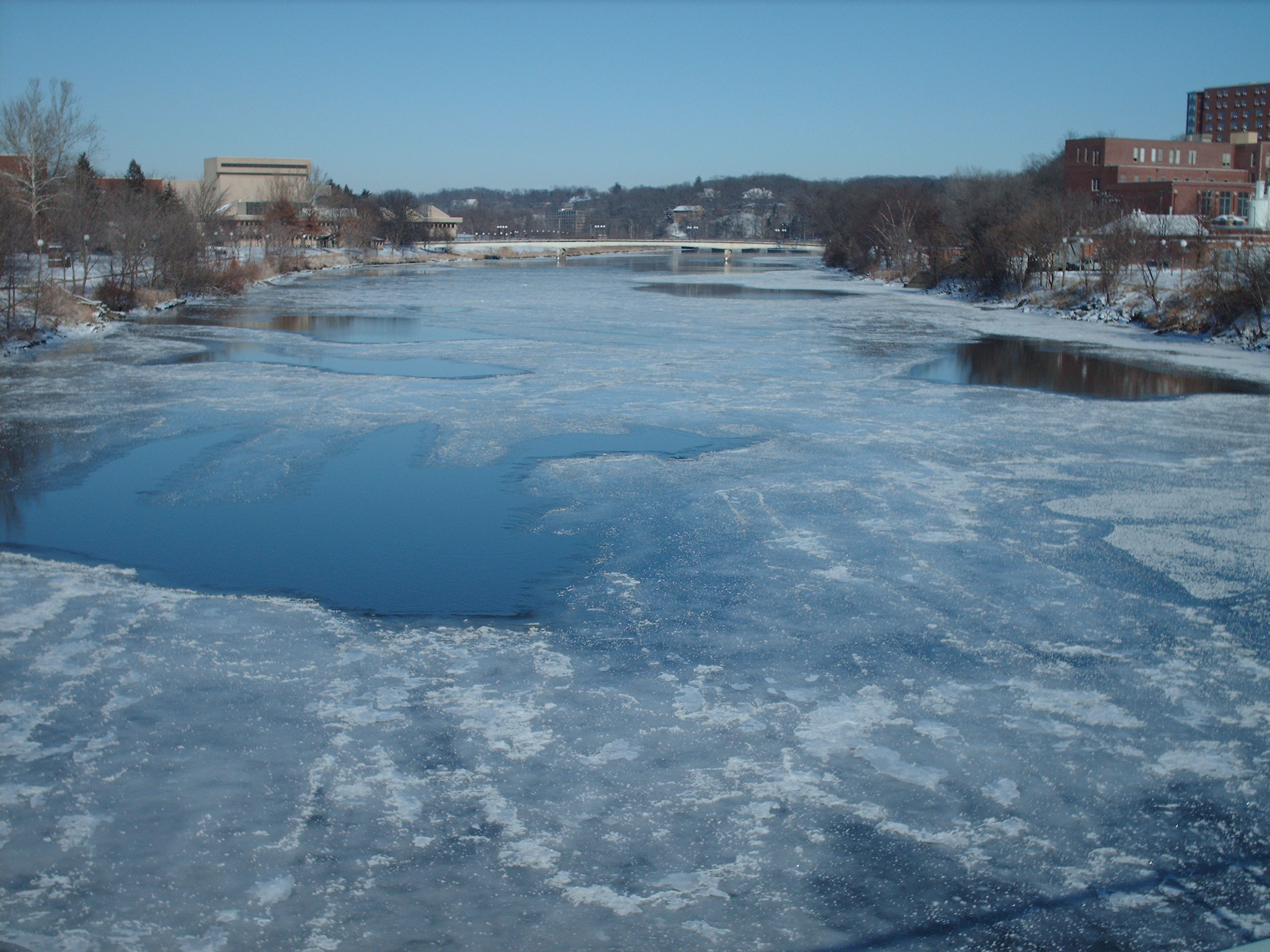 File:Iowa River with ice.JPG - Wikimedia Commons