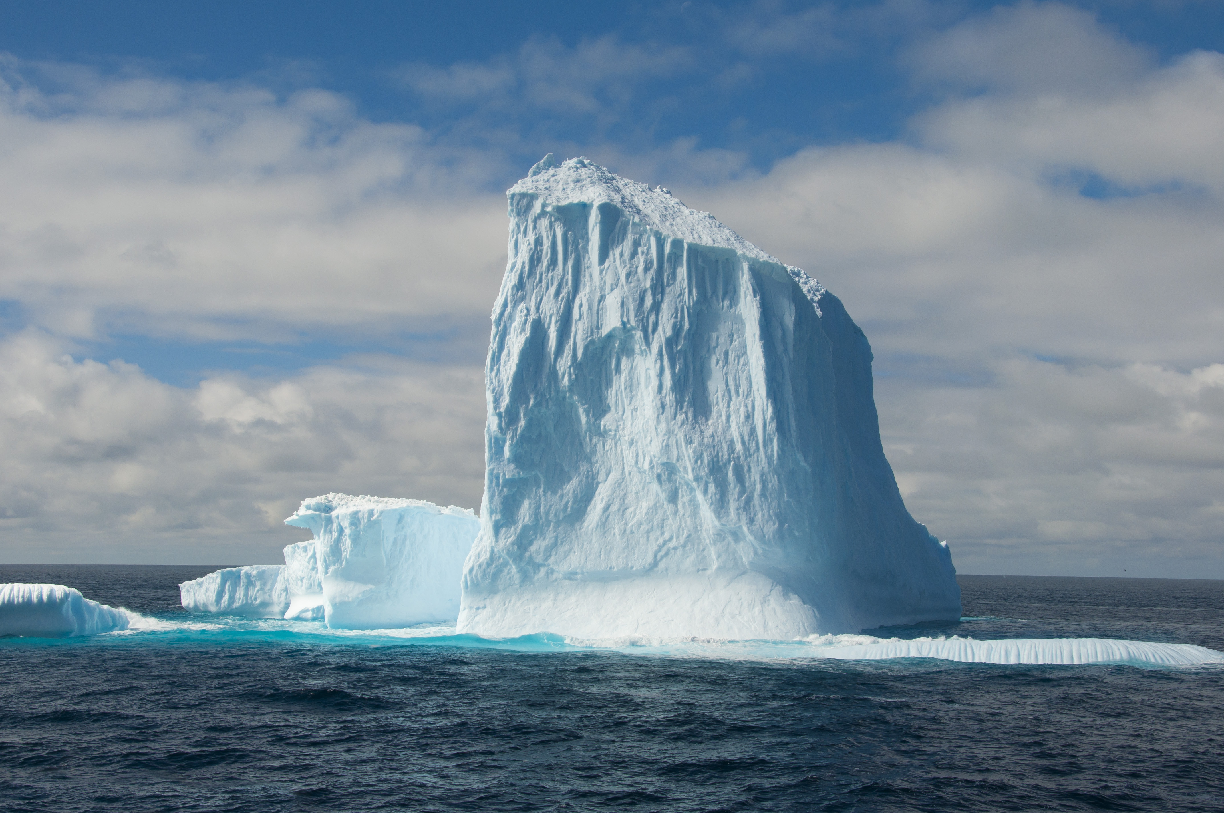 How many icebergs are there in Antarctica?