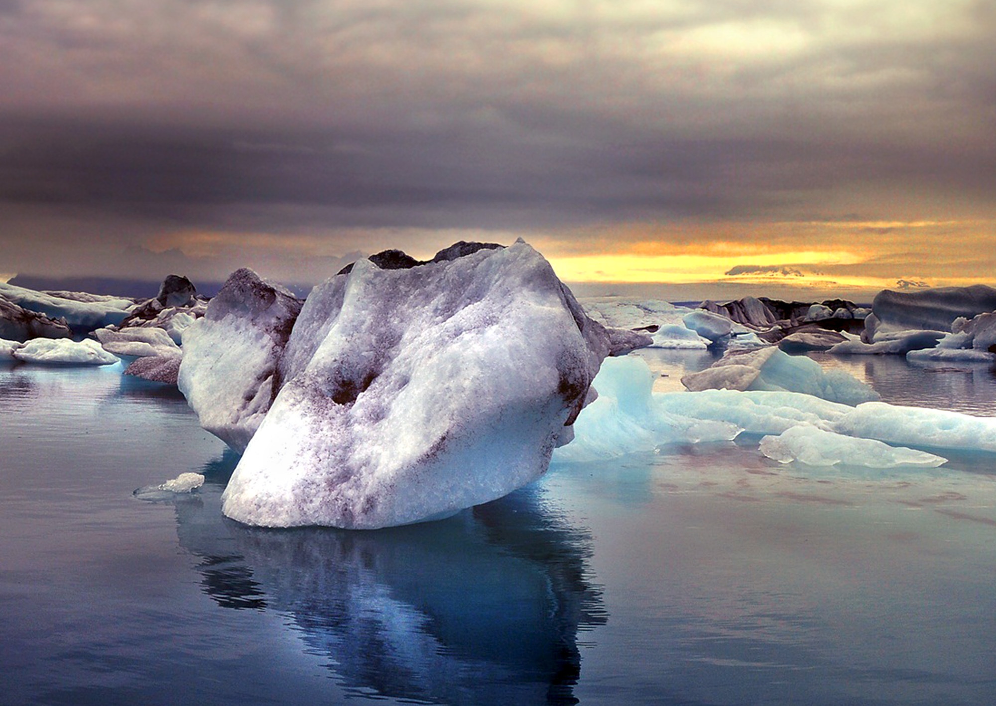 Icebergs photo