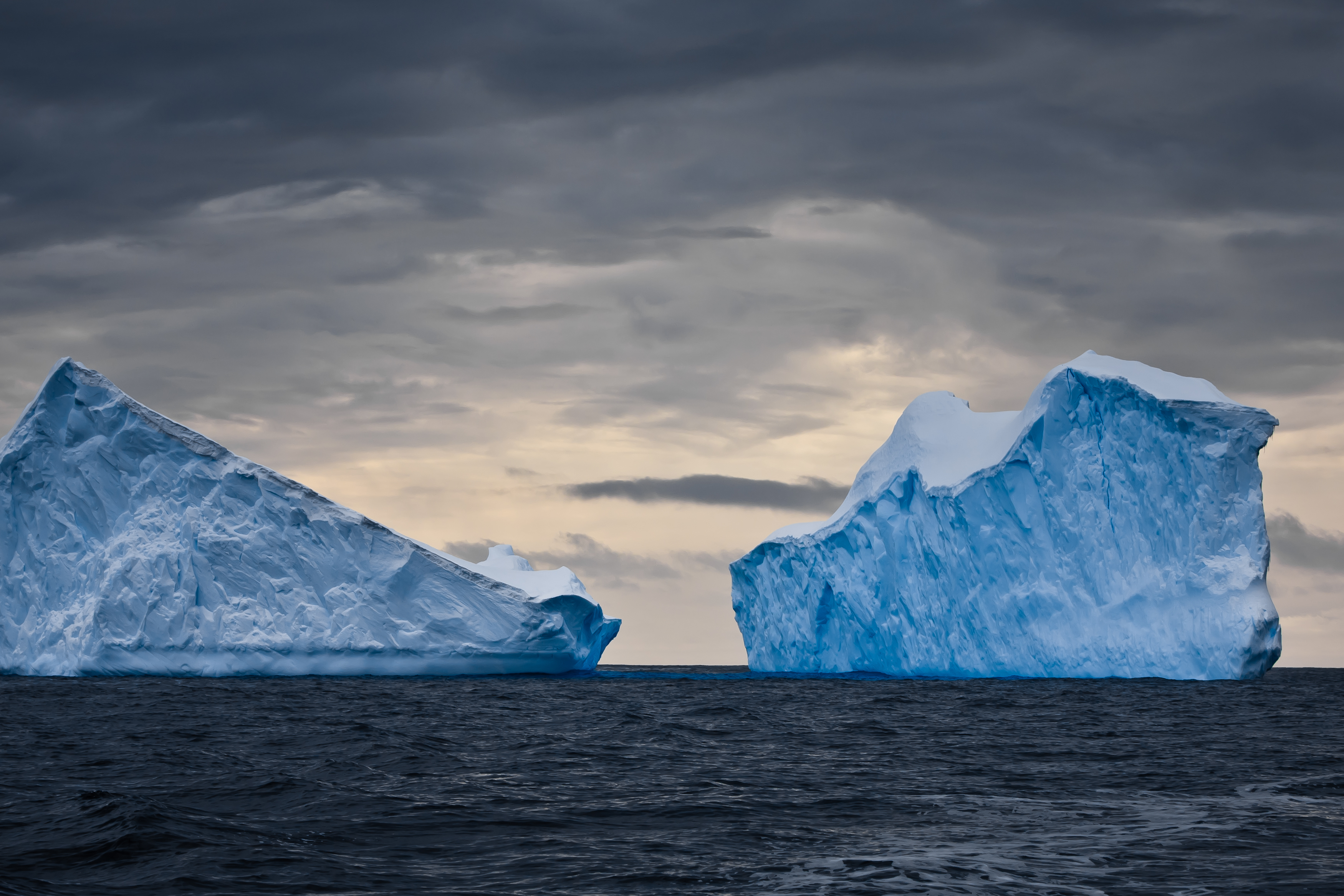 How many icebergs are there in Antarctica?