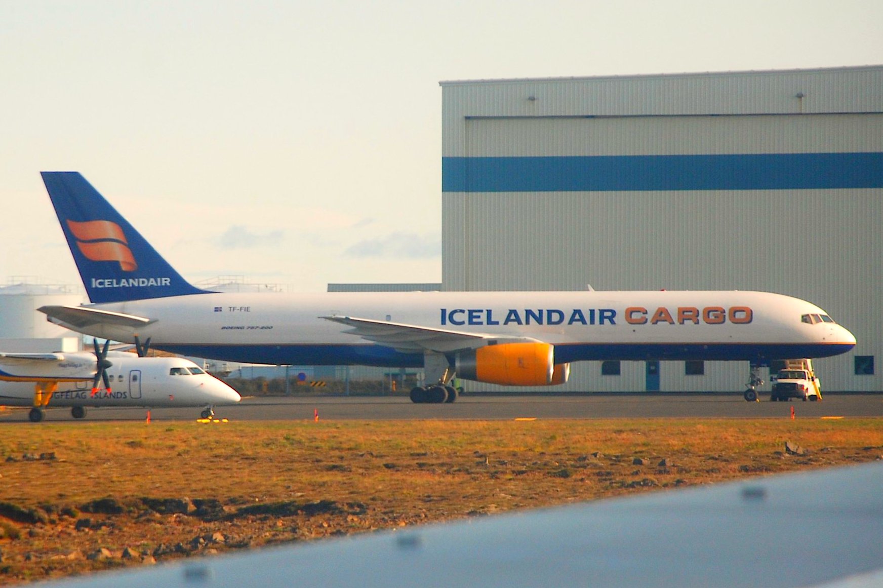 File:Icelandair Cargo Boeing 757F; TF-FIE@KEF;25.07.2009 547aq ...