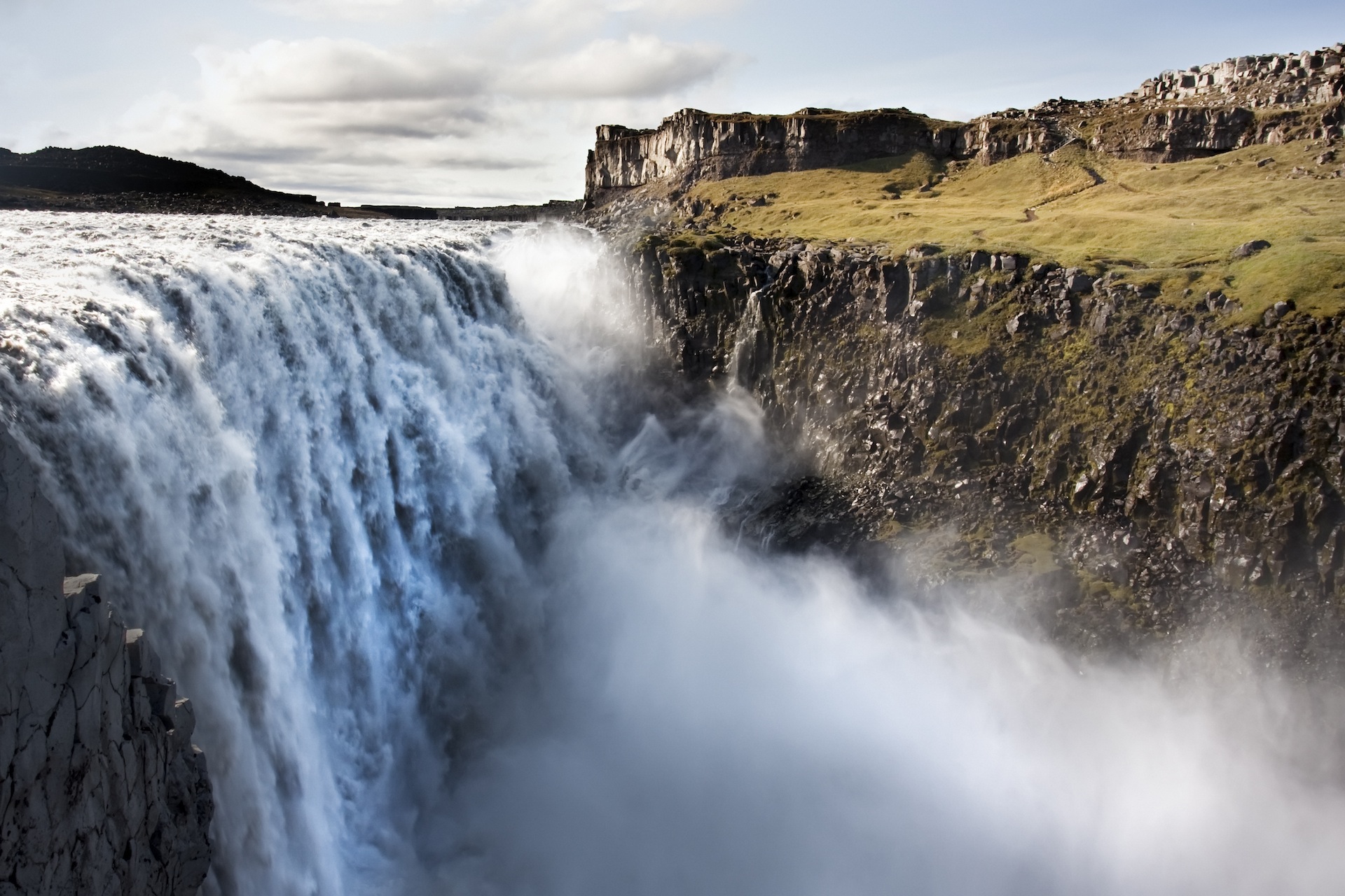 Waterfalls in Iceland | Tours & Travel Tips | Guide to Iceland
