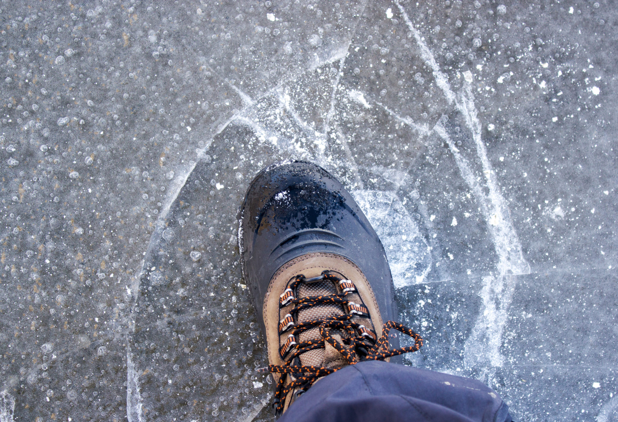 How To Avoid Slipping on Ice? - Bellefleur Physiotherapy | Orléans ...