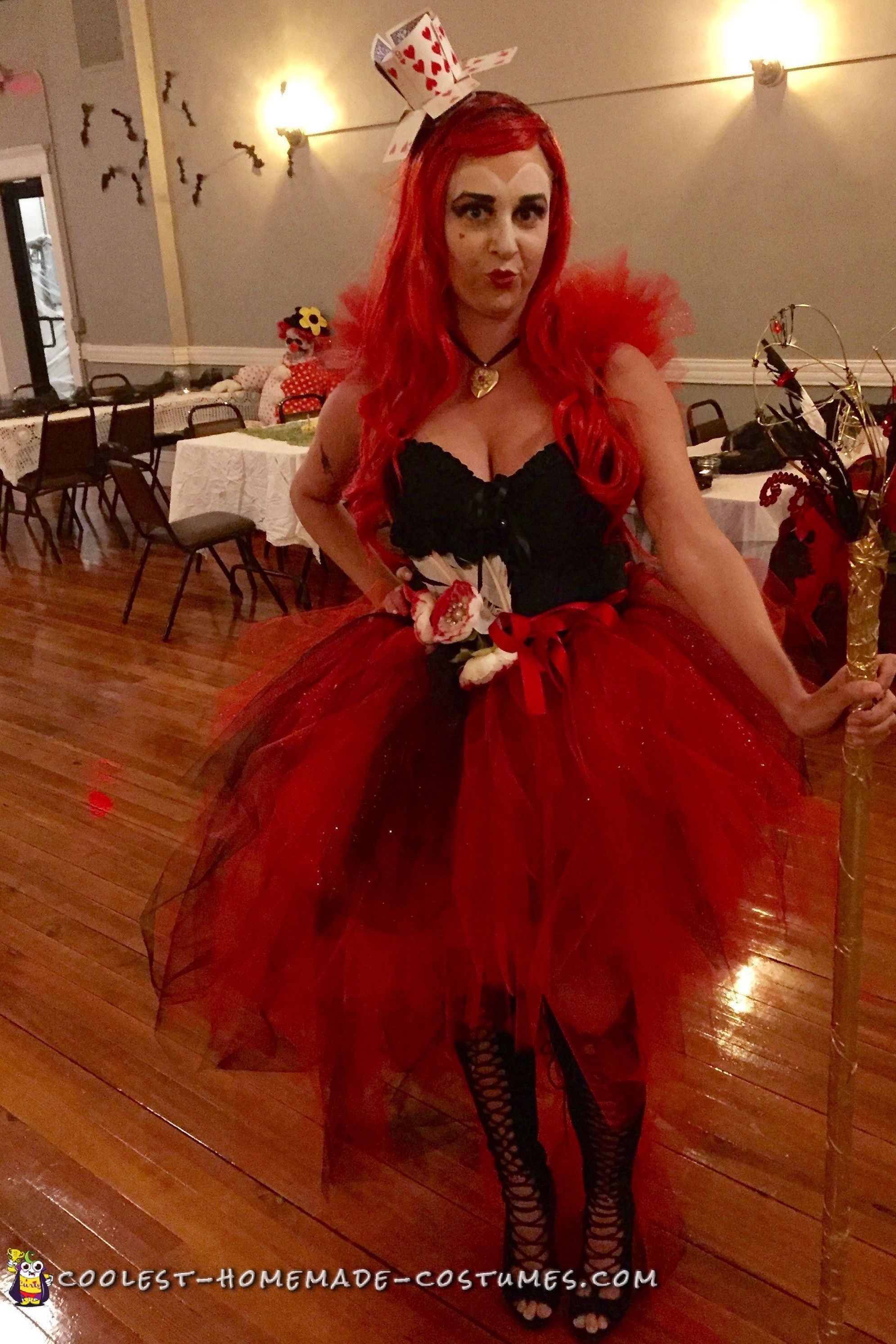 40+ Impressive DIY Queen of Hearts and Red Queen Costumes