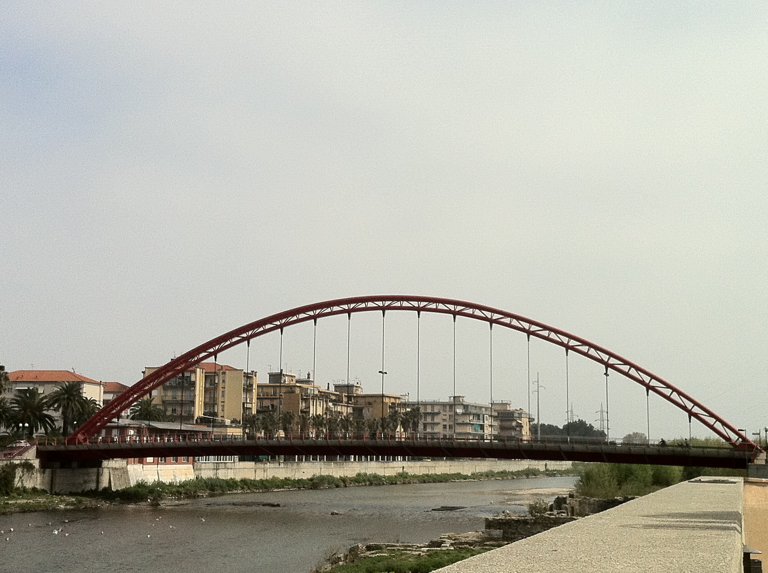 File:Red Bridge in Albenga.jpg - Wikimedia Commons