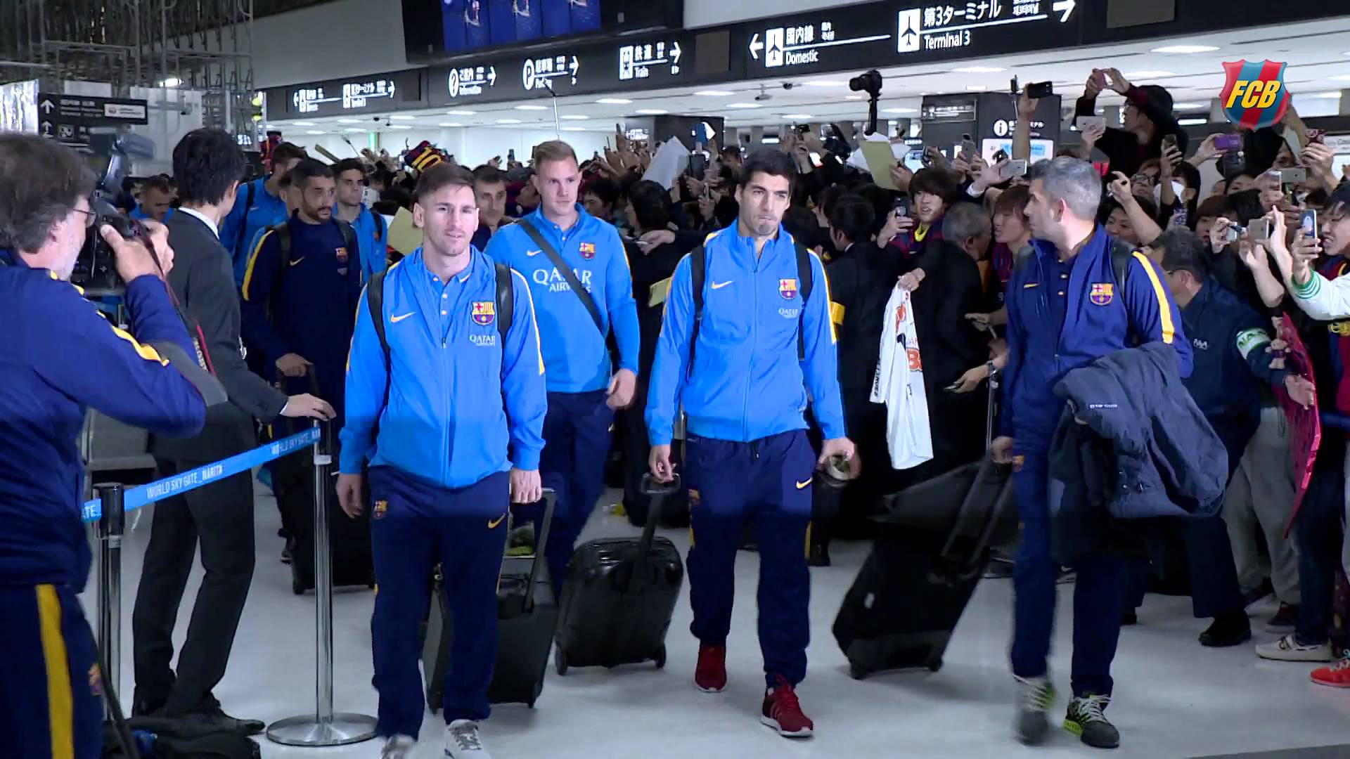 FC Barcelona arrival in Japan - YouTube
