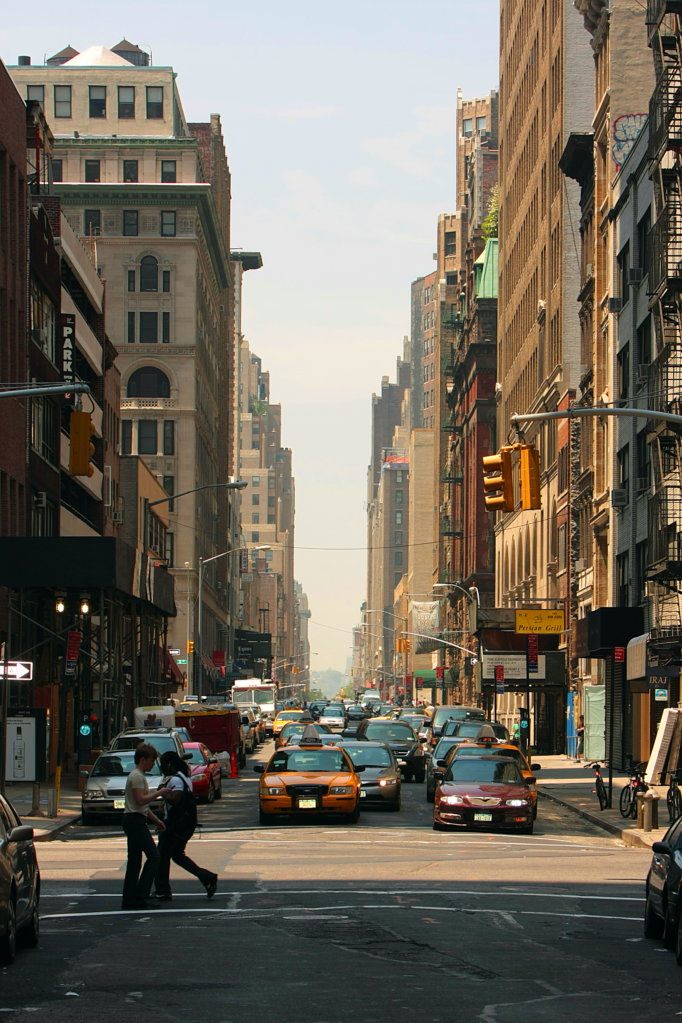 File:30th Street at 5th Avenue - Straße in New York.jpg - Wikimedia ...