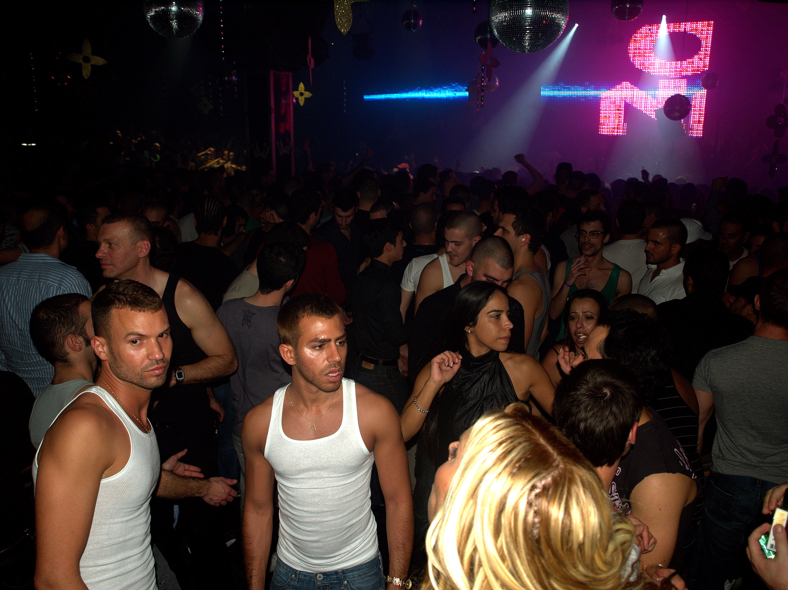 File:Forever Tel Aviv at TLV nightclub in Israel 4.jpg - Wikimedia ...