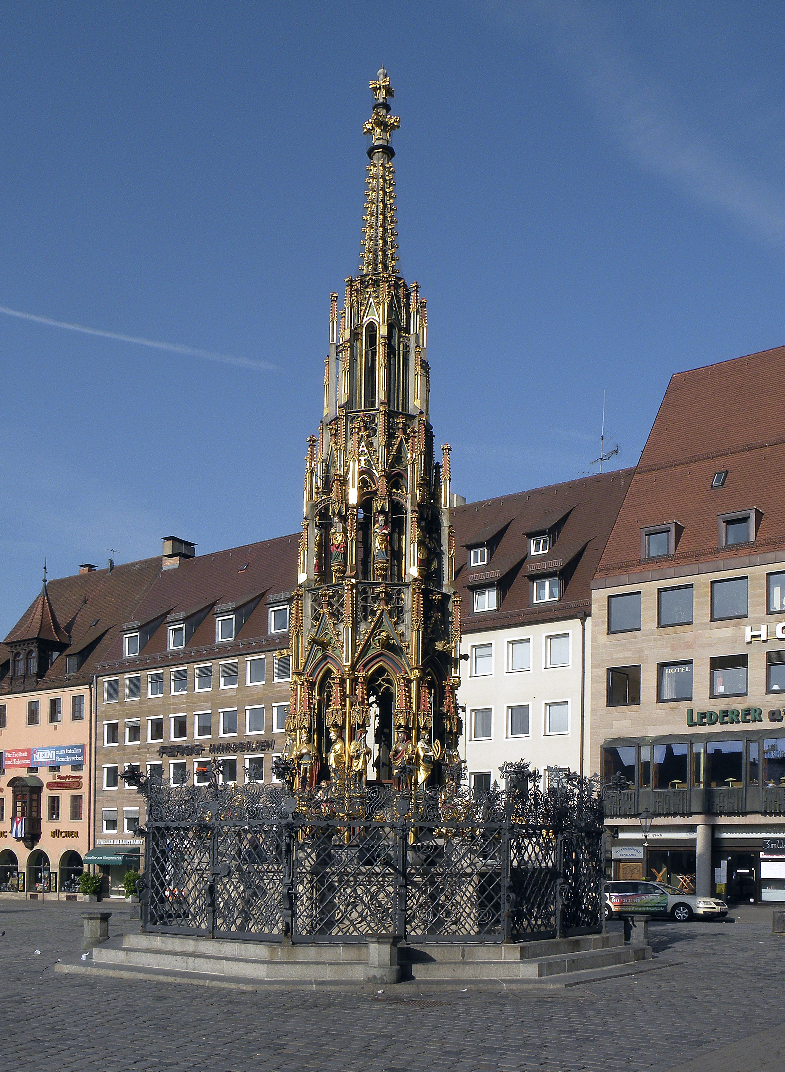 File:Tne Schonen Brunnen on the Hauptmarkt in Nuremberg.jpg ...