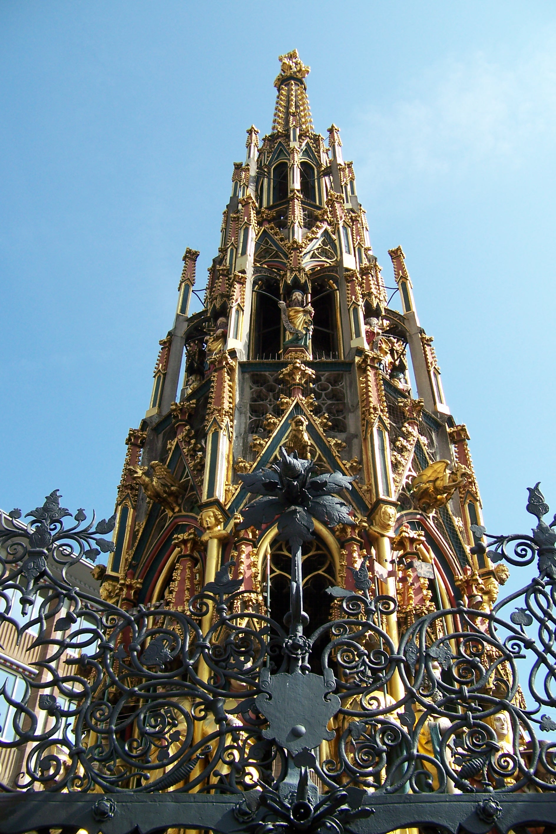 Nuremberg: Beautiful fountain | travelin' the globe