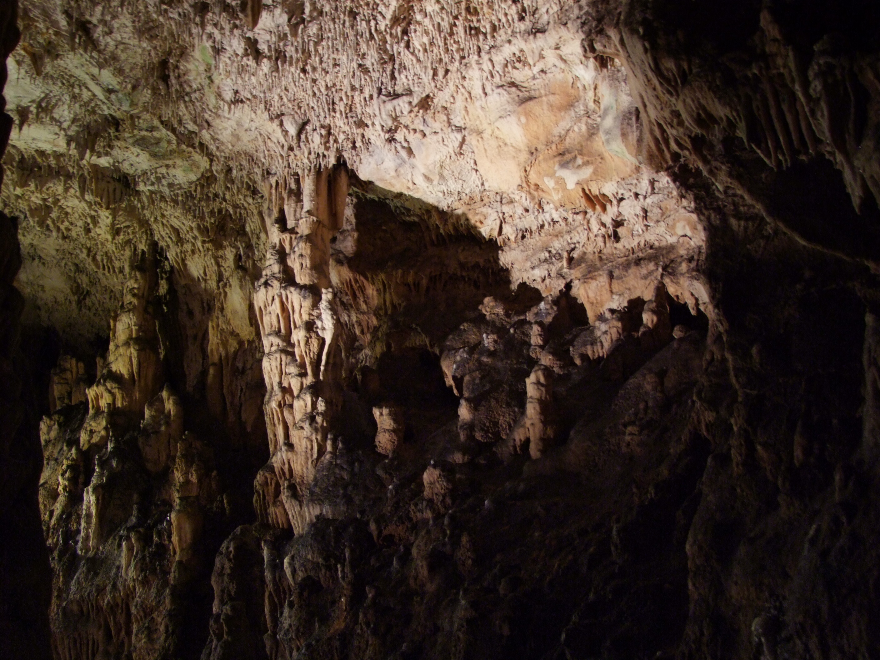 File:Stalagnat in the cave Biserujka.jpg - Wikimedia Commons