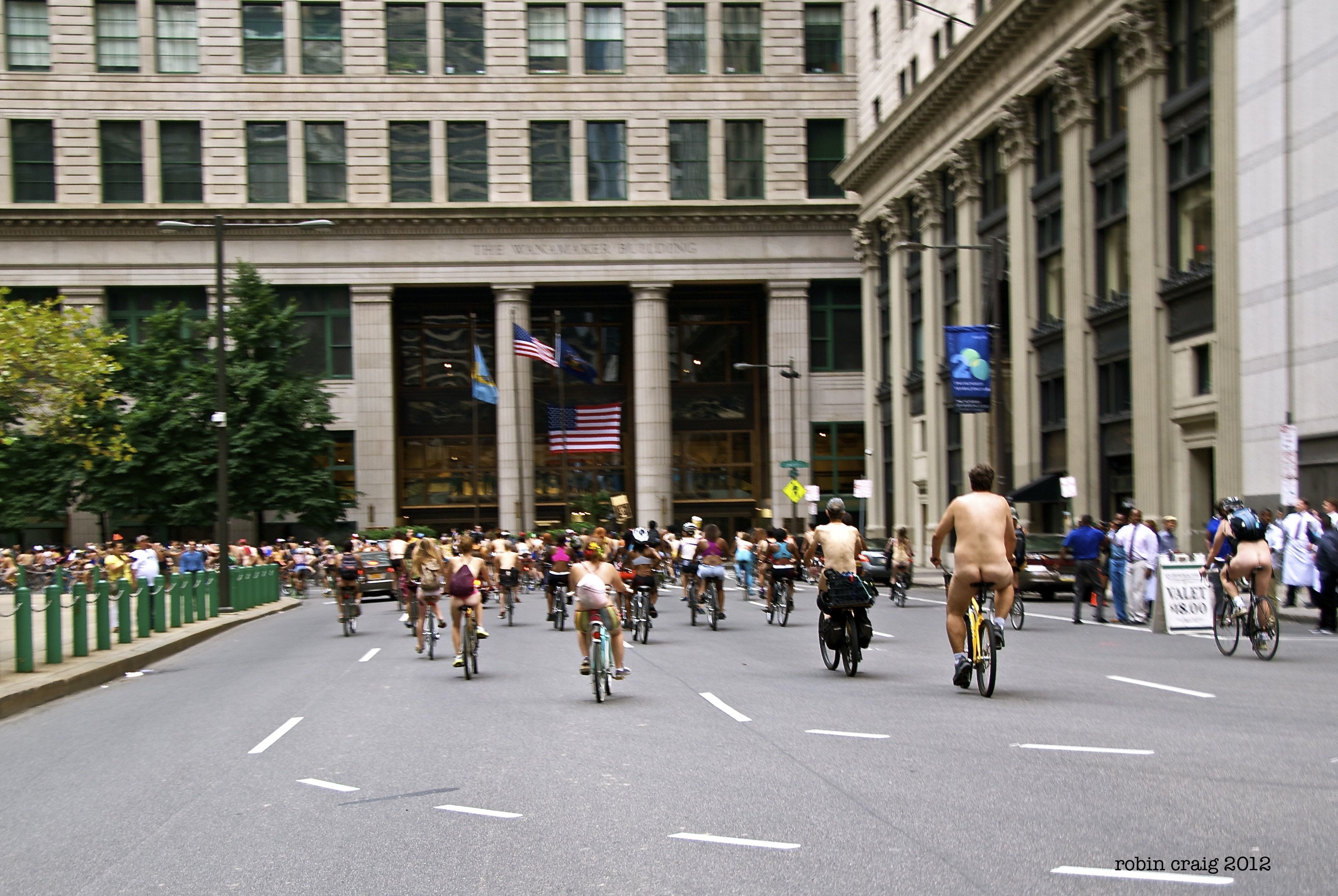 summer in the city - naked cyclists - gotham girl chronicles