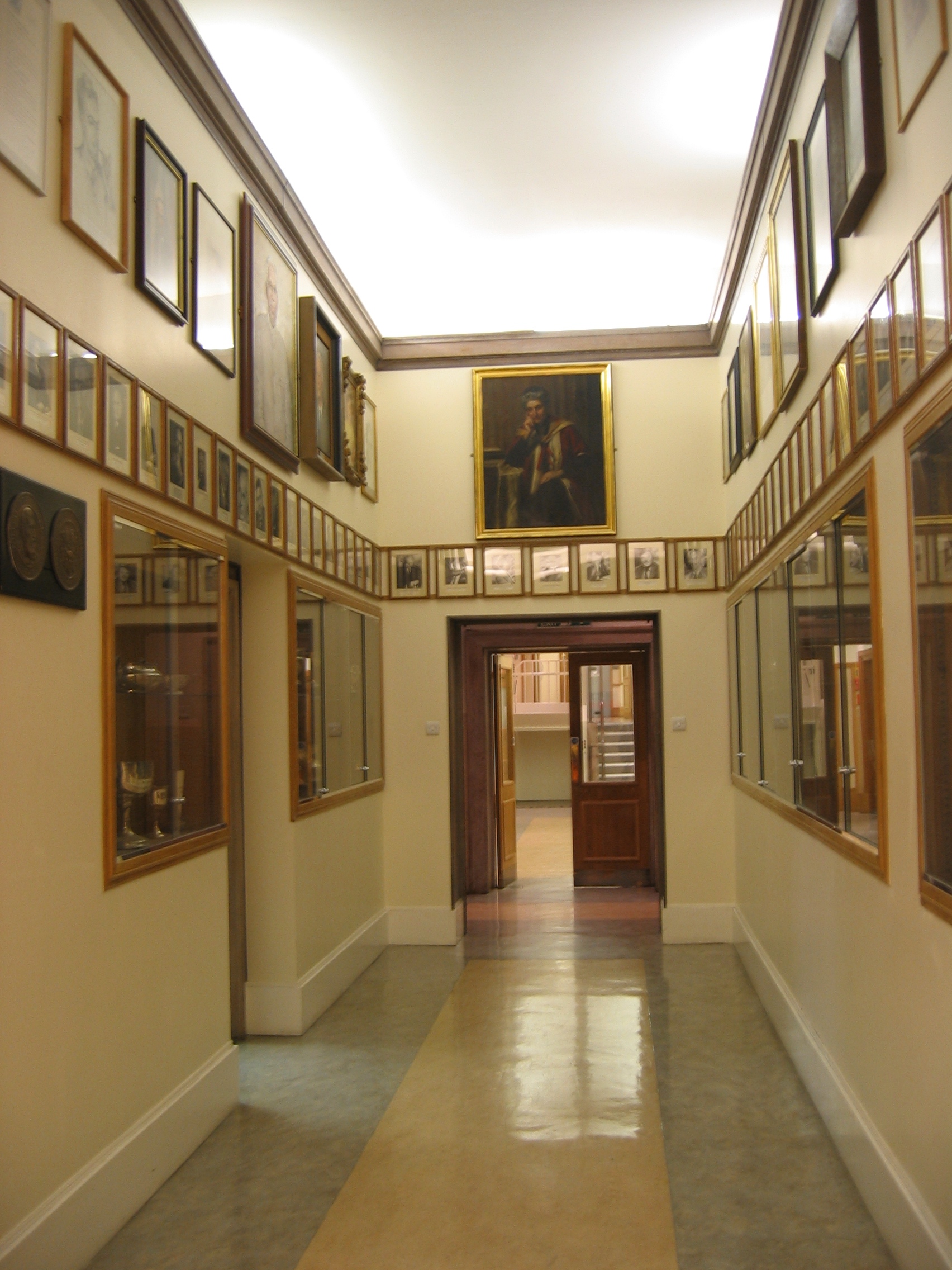 File:Inside LSE Old Building.jpg - Wikimedia Commons