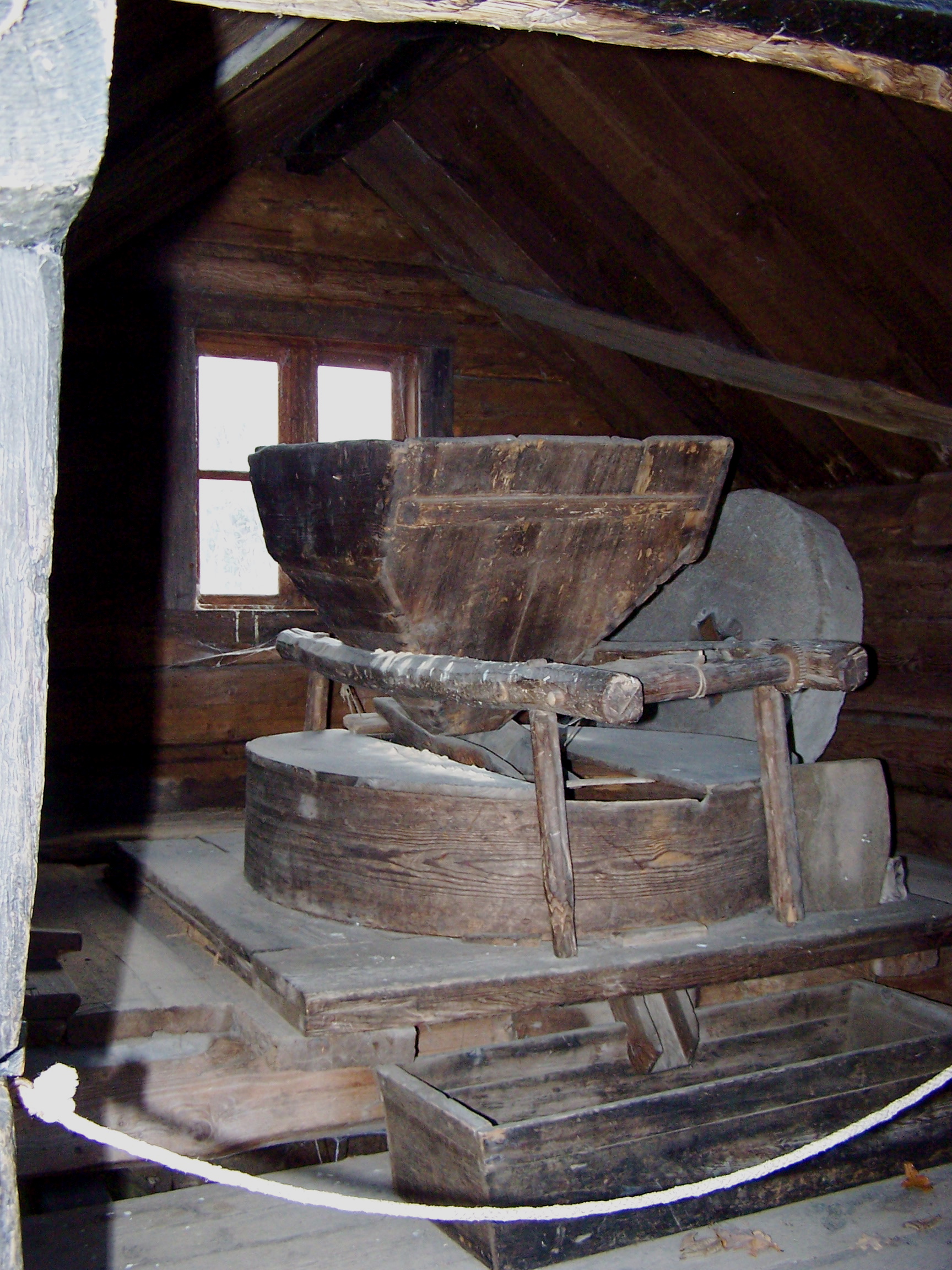 File:Splash mill inside.JPG - Wikimedia Commons