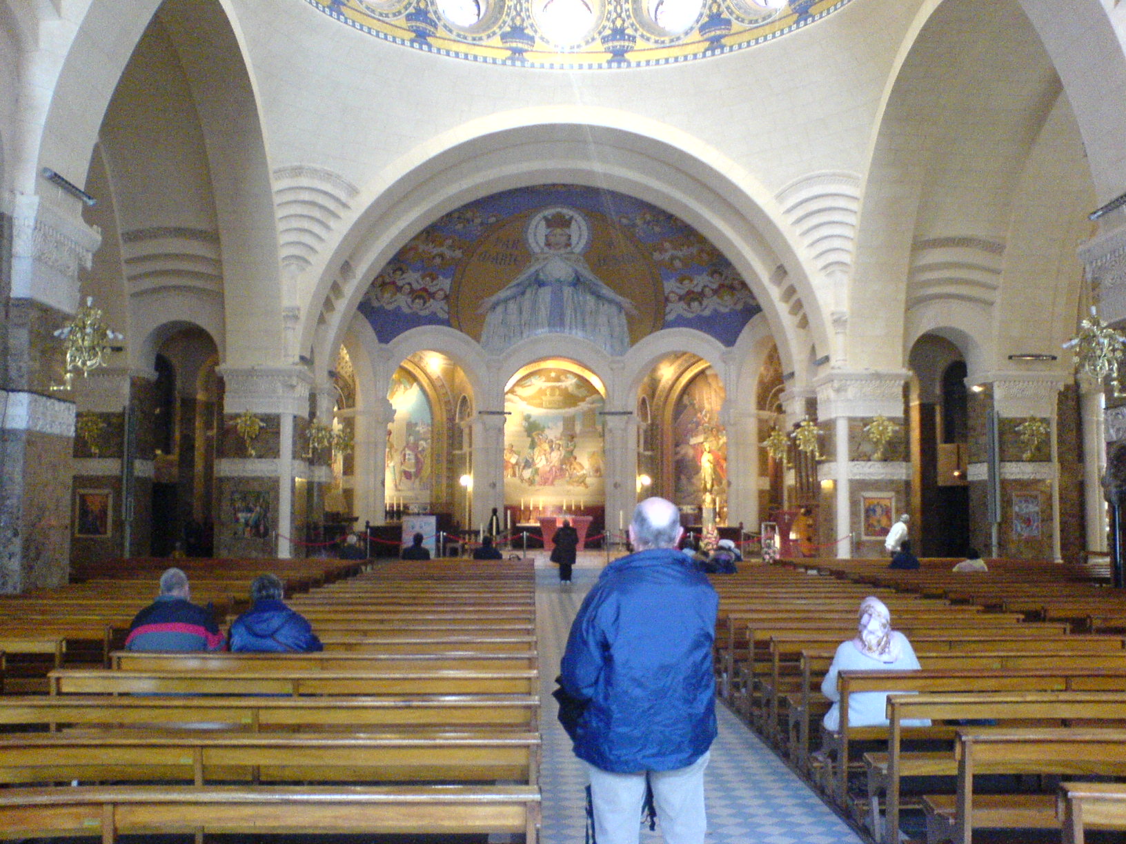 File:Inside the Rosary Basilica, Lourdes.JPG - Wikimedia Commons