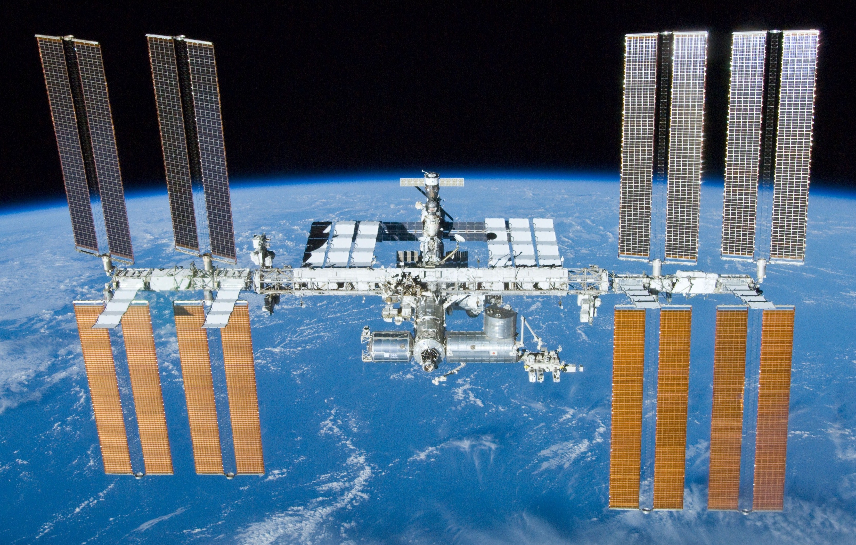 File:International Space Station after undocking of STS-132.jpg ...