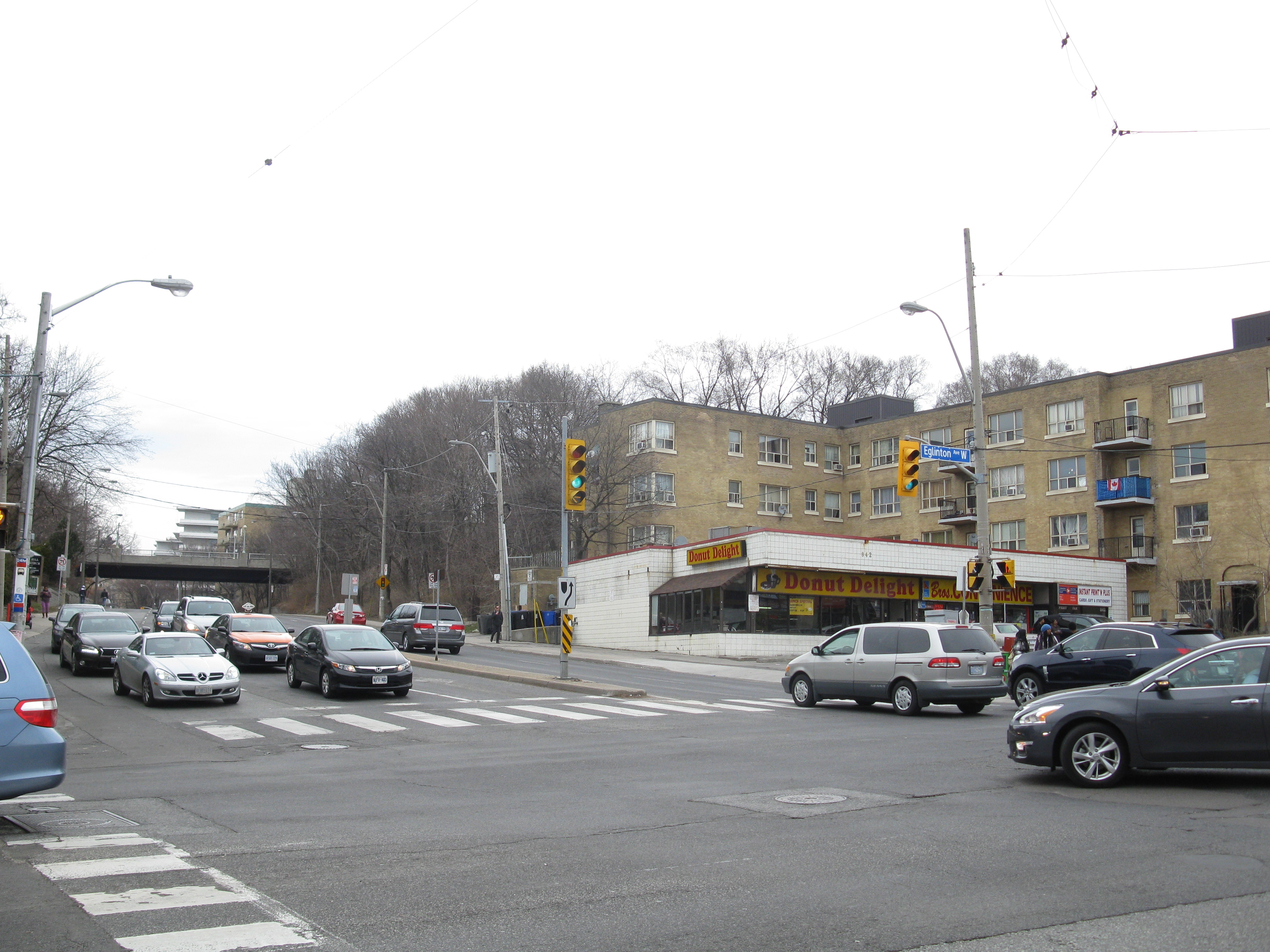 Intersection of bathurst and eglinton, 2013 04 09 -br photo
