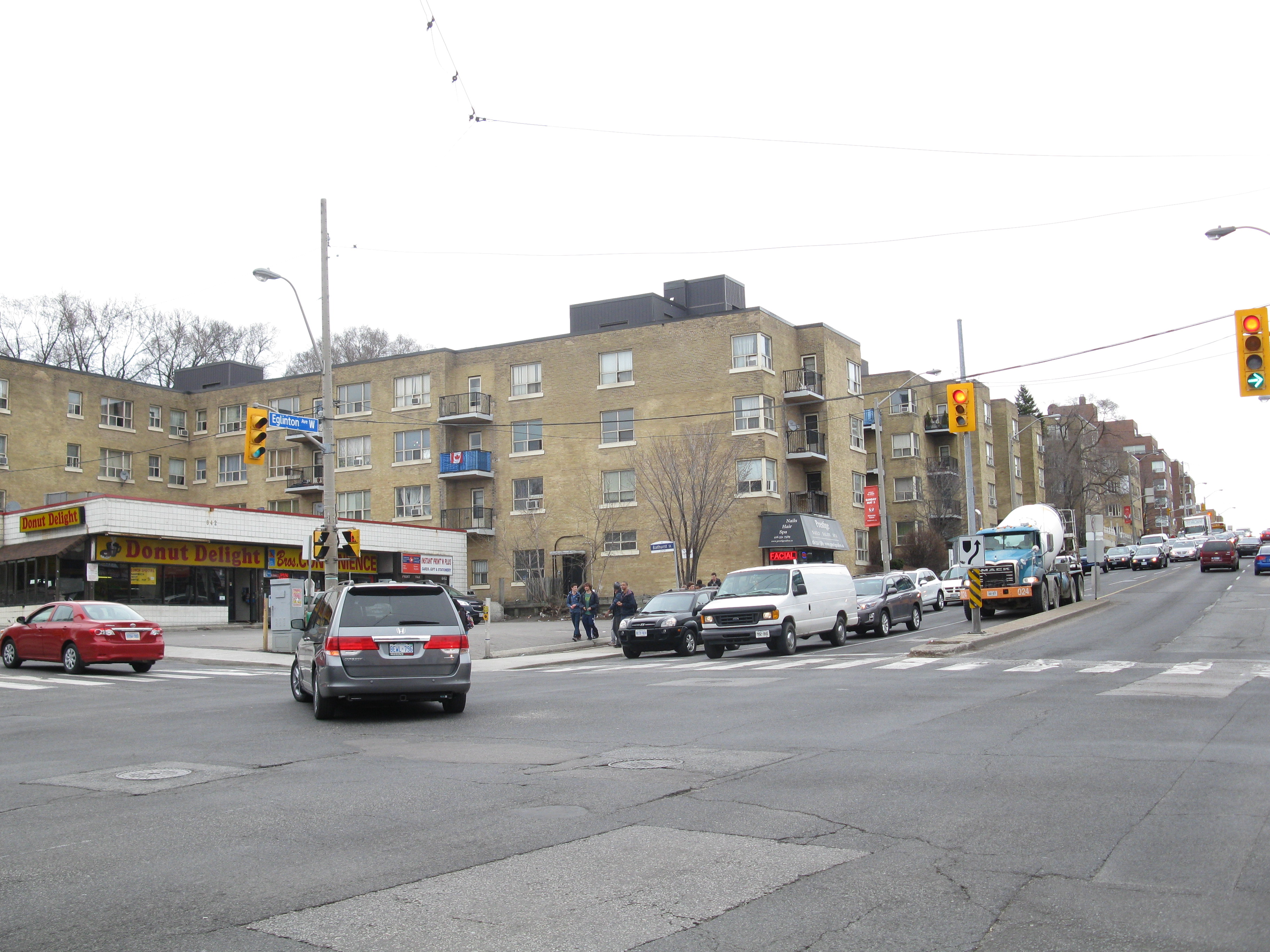 Intersection of bathurst and eglinton, 2013 04 09 -bs photo