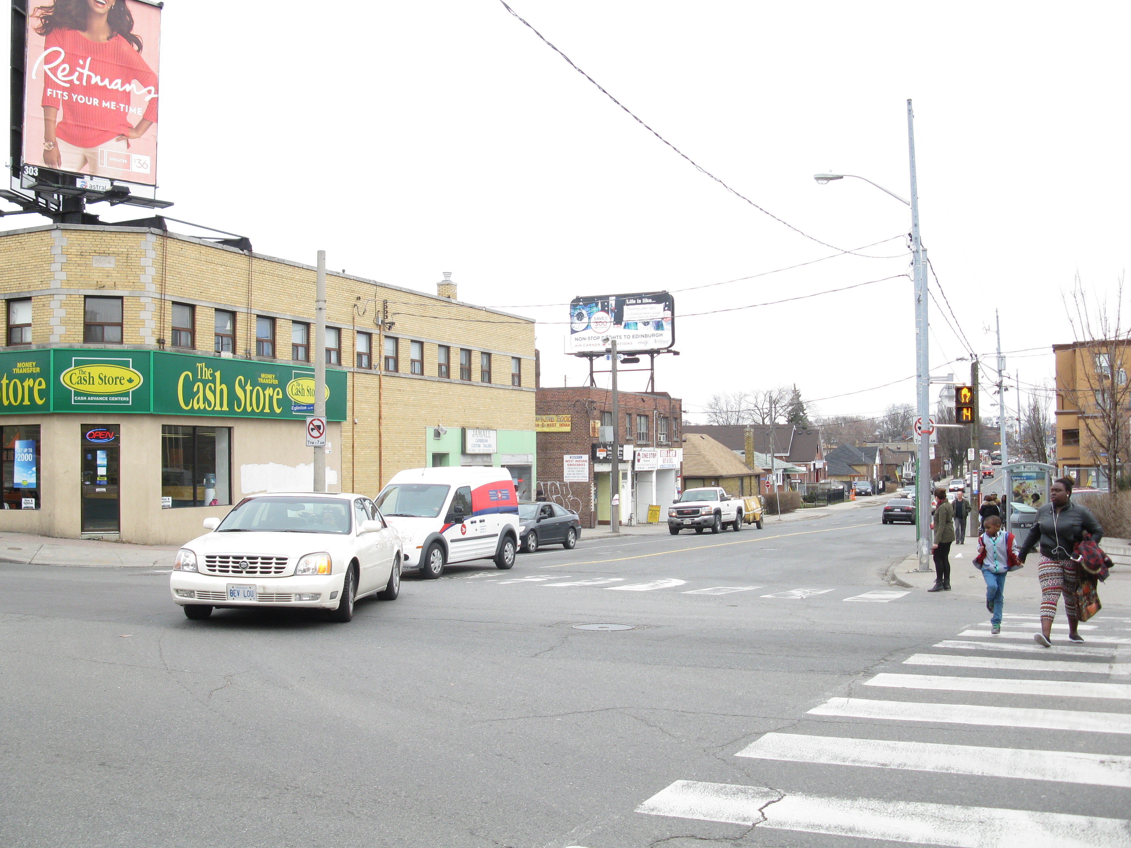 Intersection of oakwood and eglinton, 2013 04 09 -ad photo