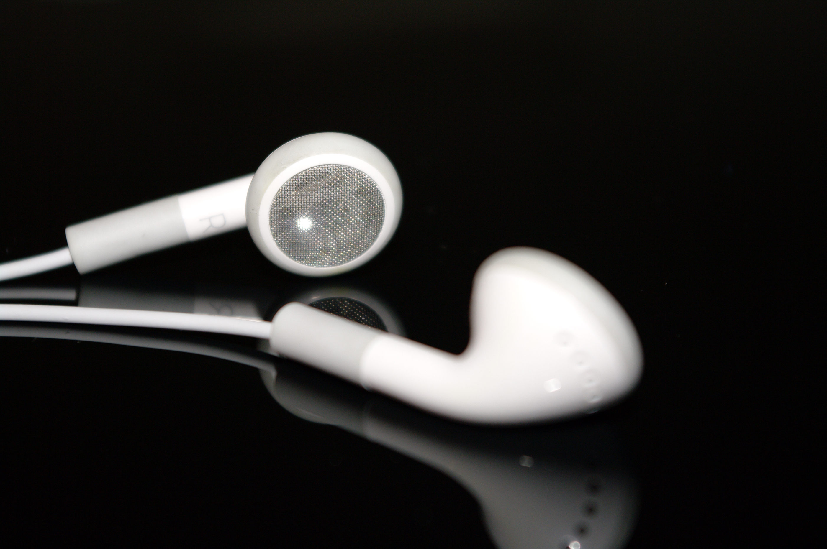 Ipod earphones photo