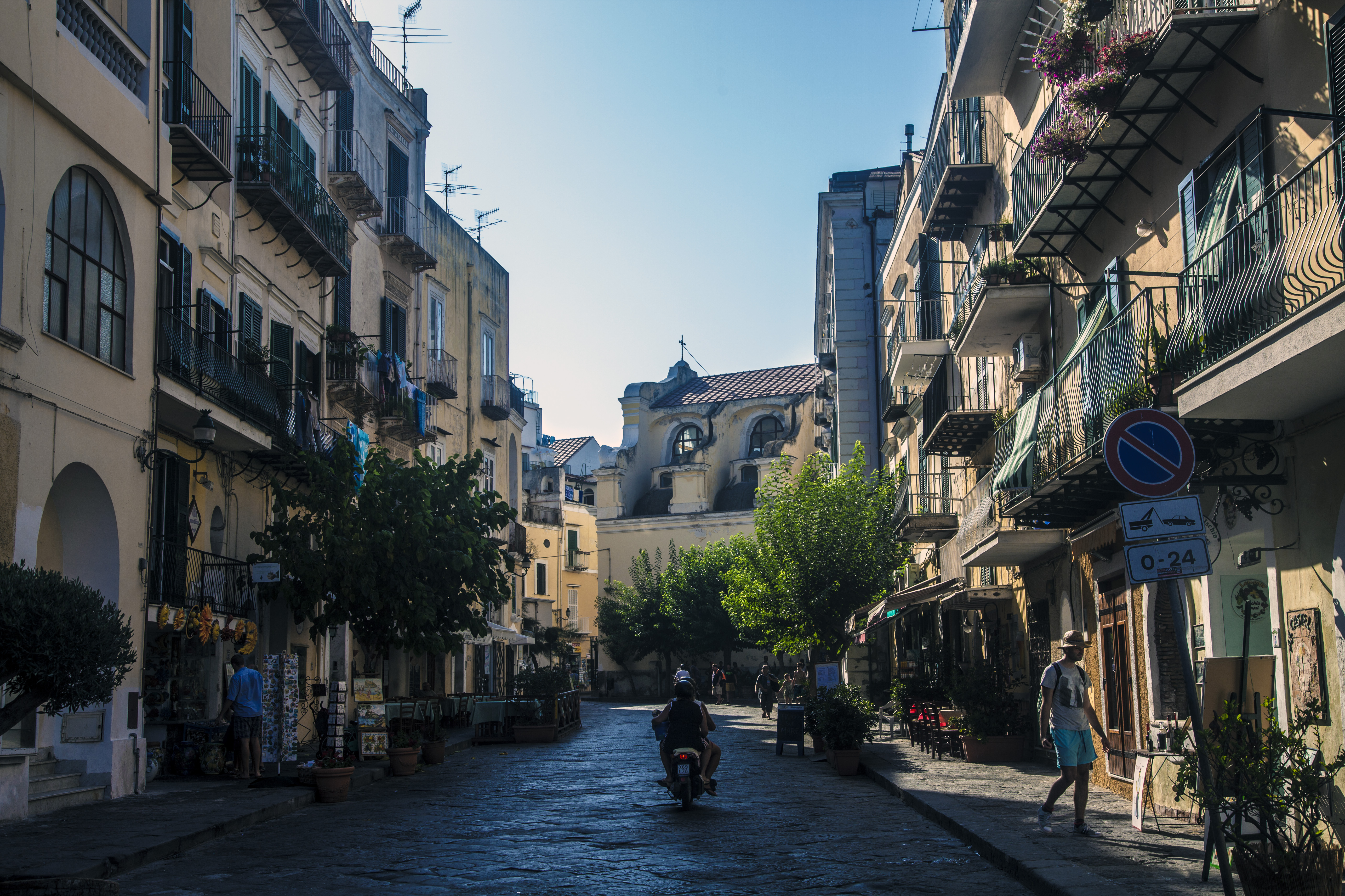 Adventures of the Azeris in Italy – Ischia – Travelling Leila