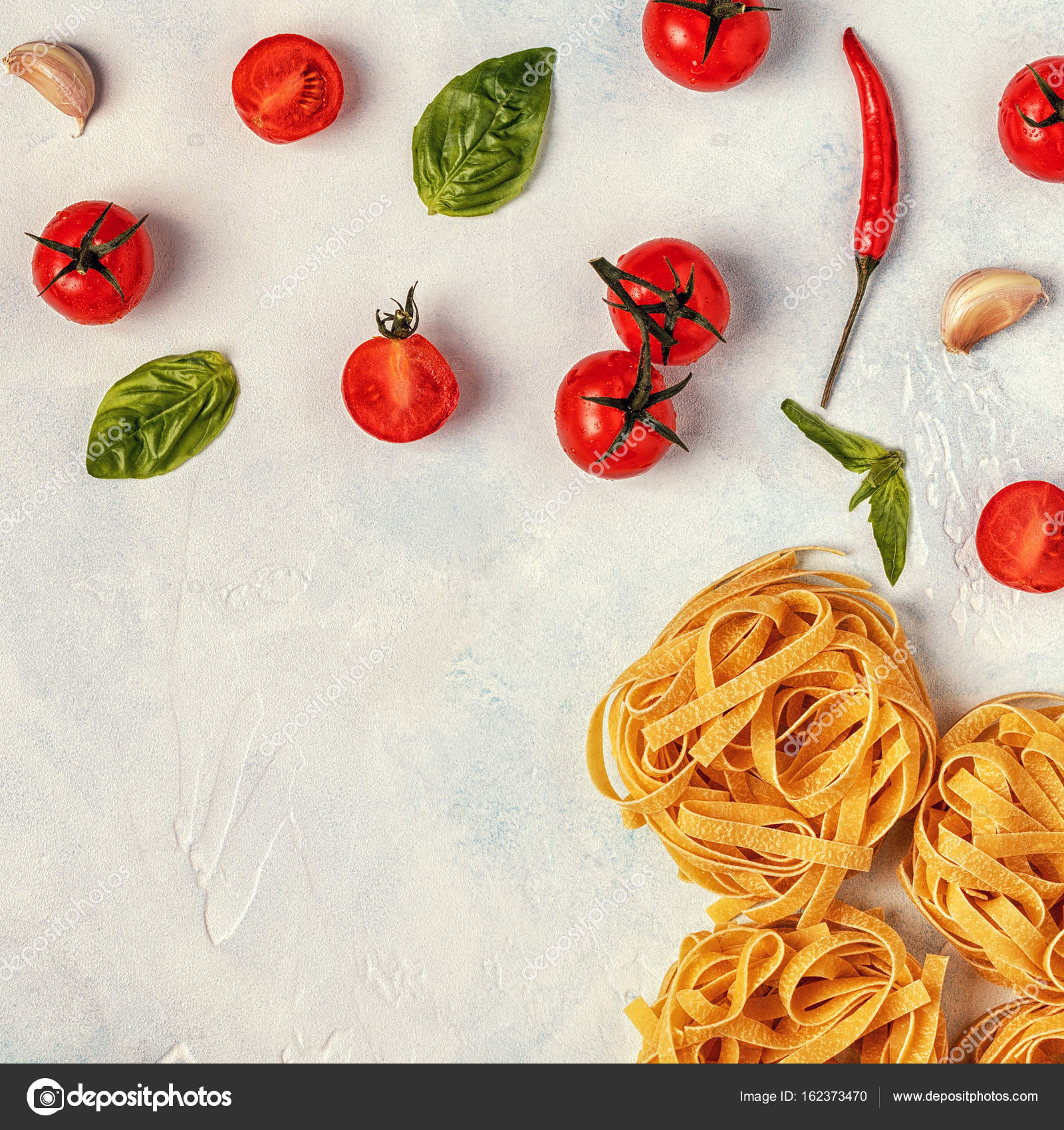 Italian food background with pasta, spices and vegetables. — Stock ...