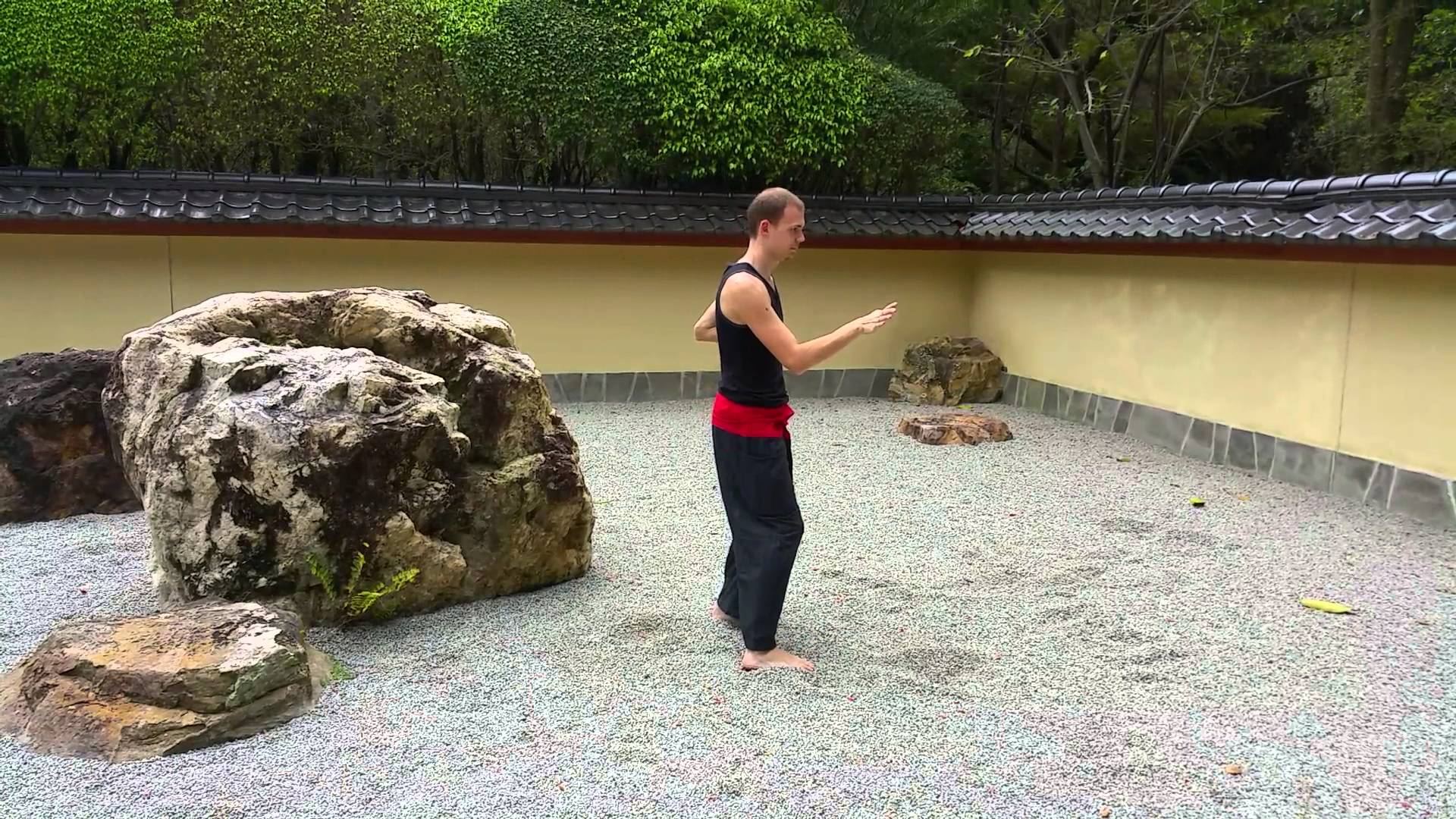 Japanese Rock Garden - Brilliant Shisochin In the Zen Rock Garden at ...