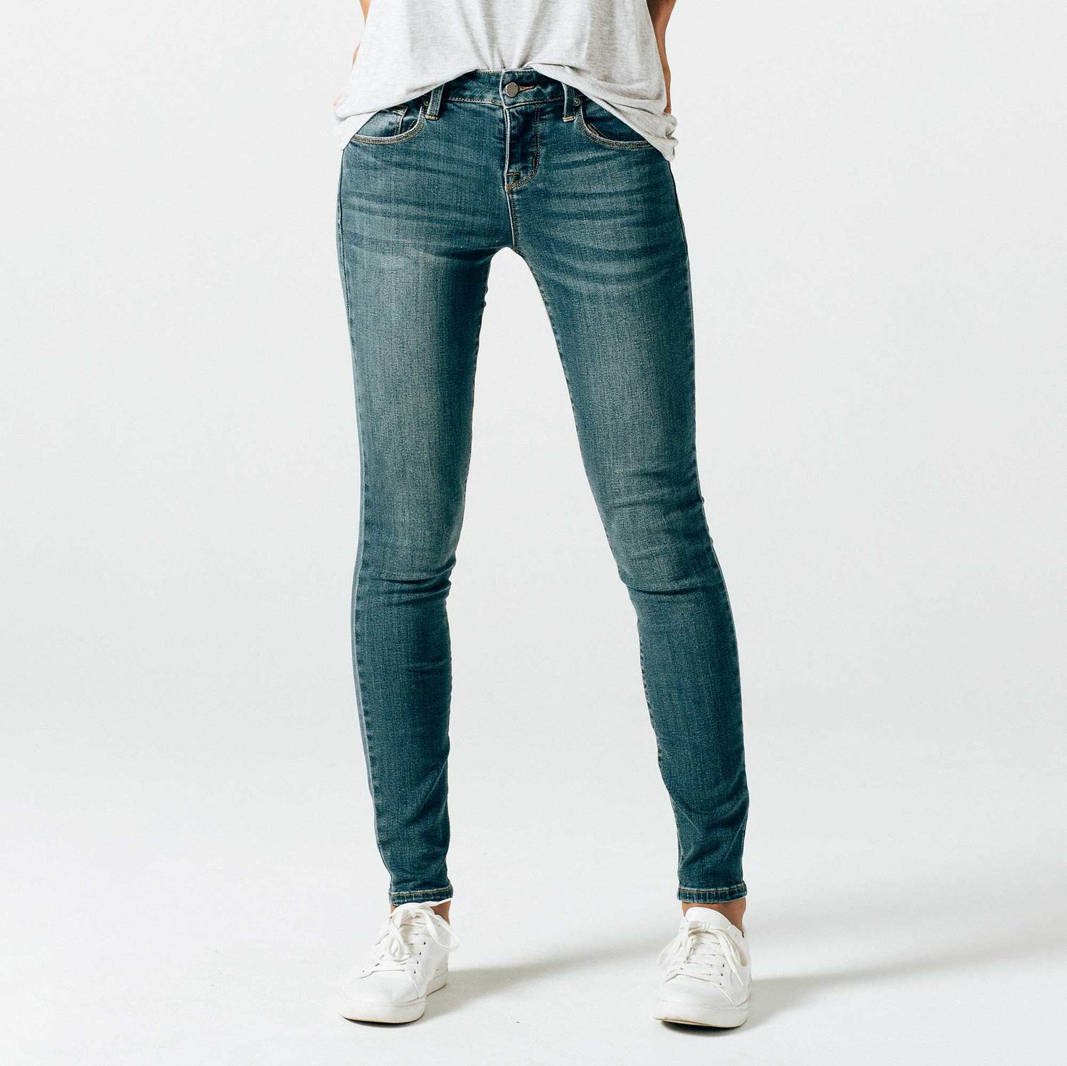 Womens Mid Rise Skinny Jeans In Medium Vintage $95 | DSTLD