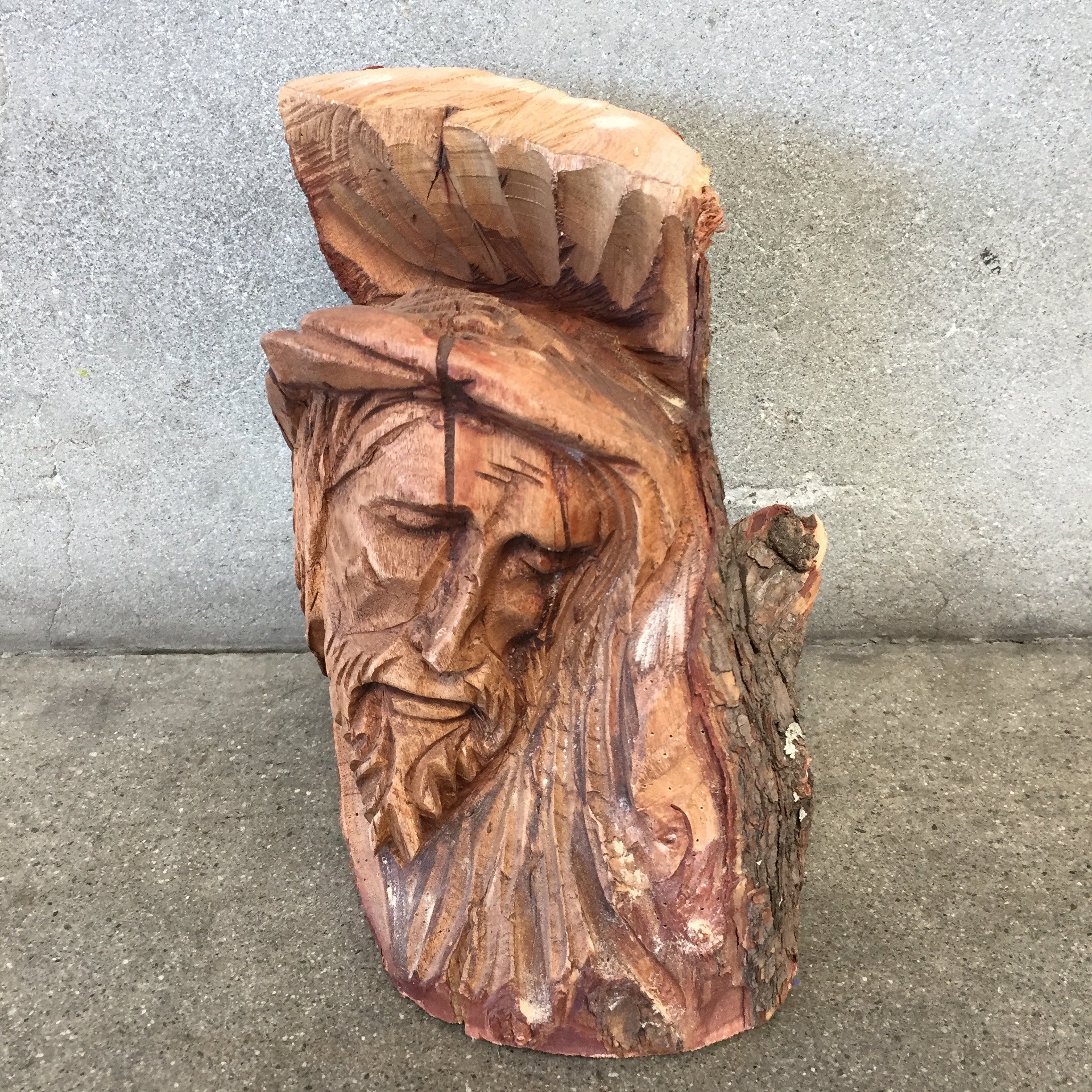 Hand Carved Jesus Face on Wood Stump – UrbanAmericana