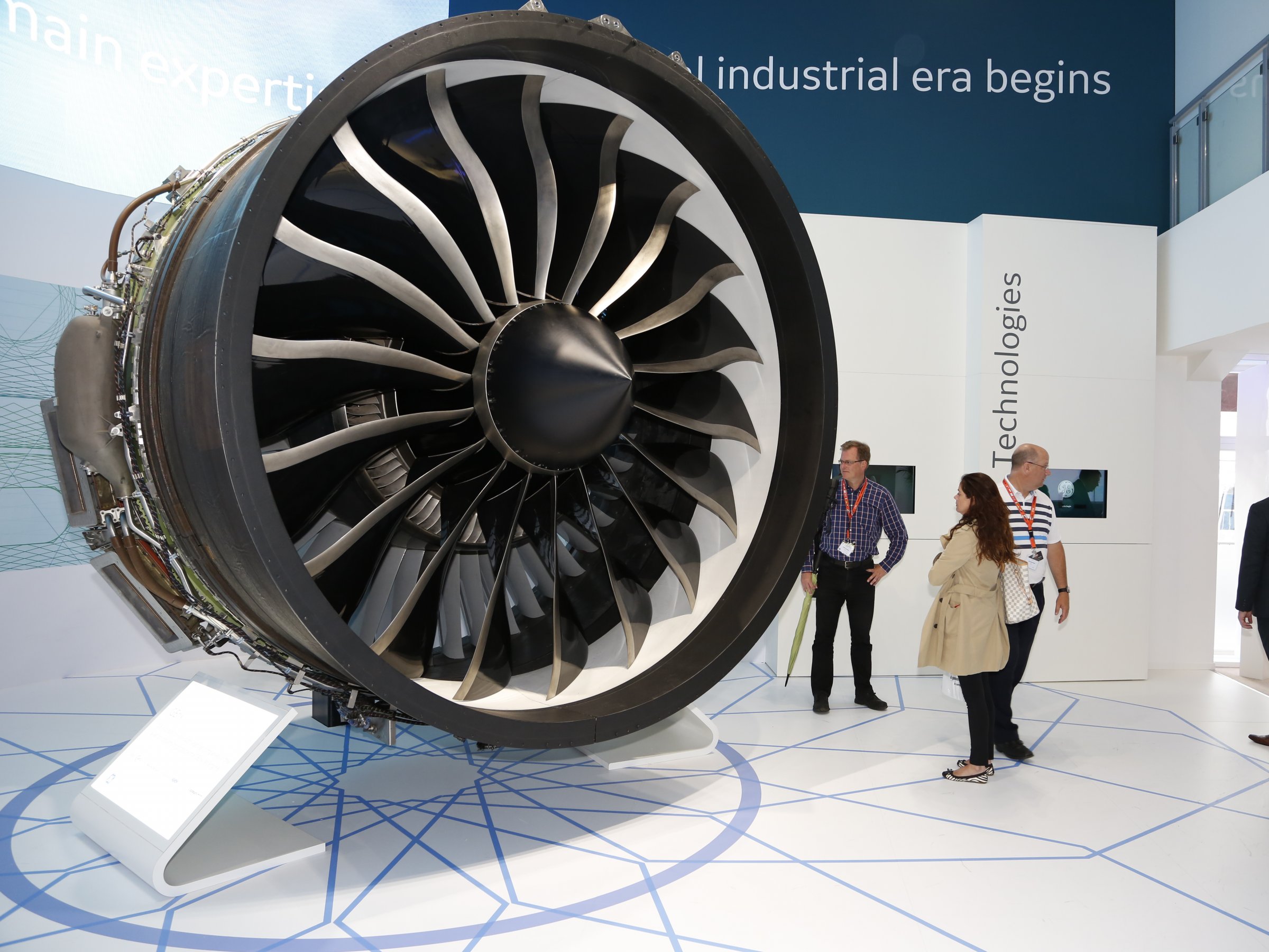 Most powerful jet engines use data - Business Insider