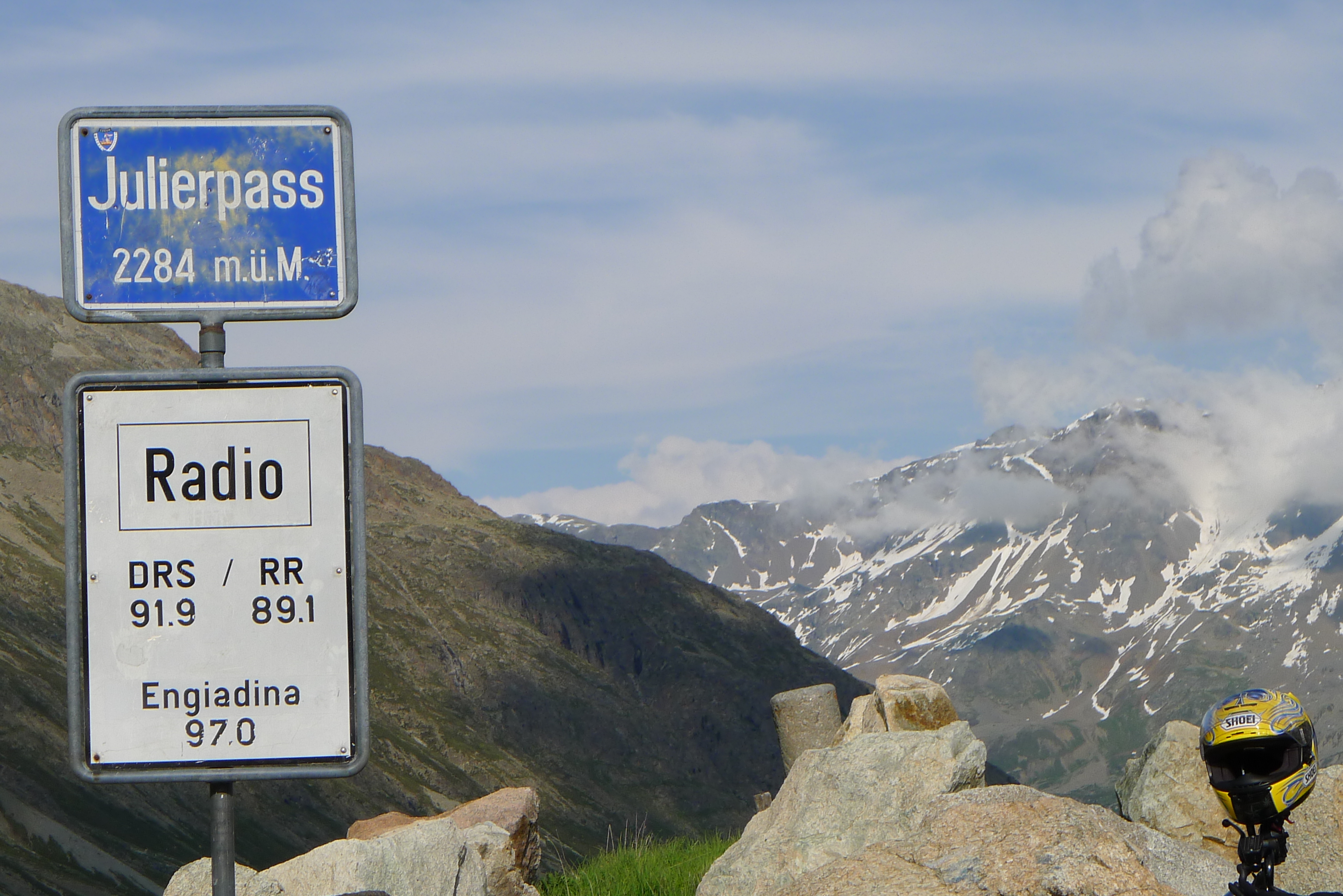File:Julier Pass, Canton of Graubunden.jpg - Wikimedia Commons
