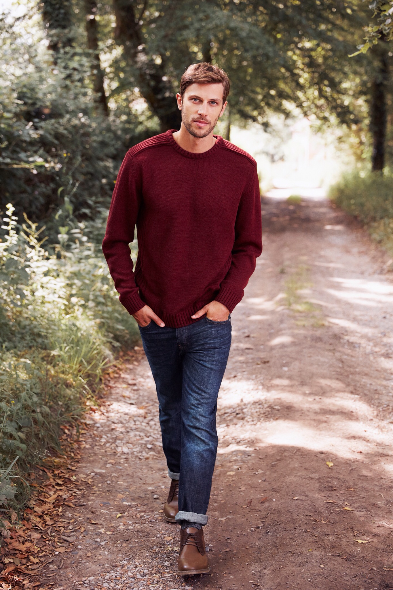 How to Wear a Burgundy Crew-neck Sweater (85 looks) | Men's Fashion