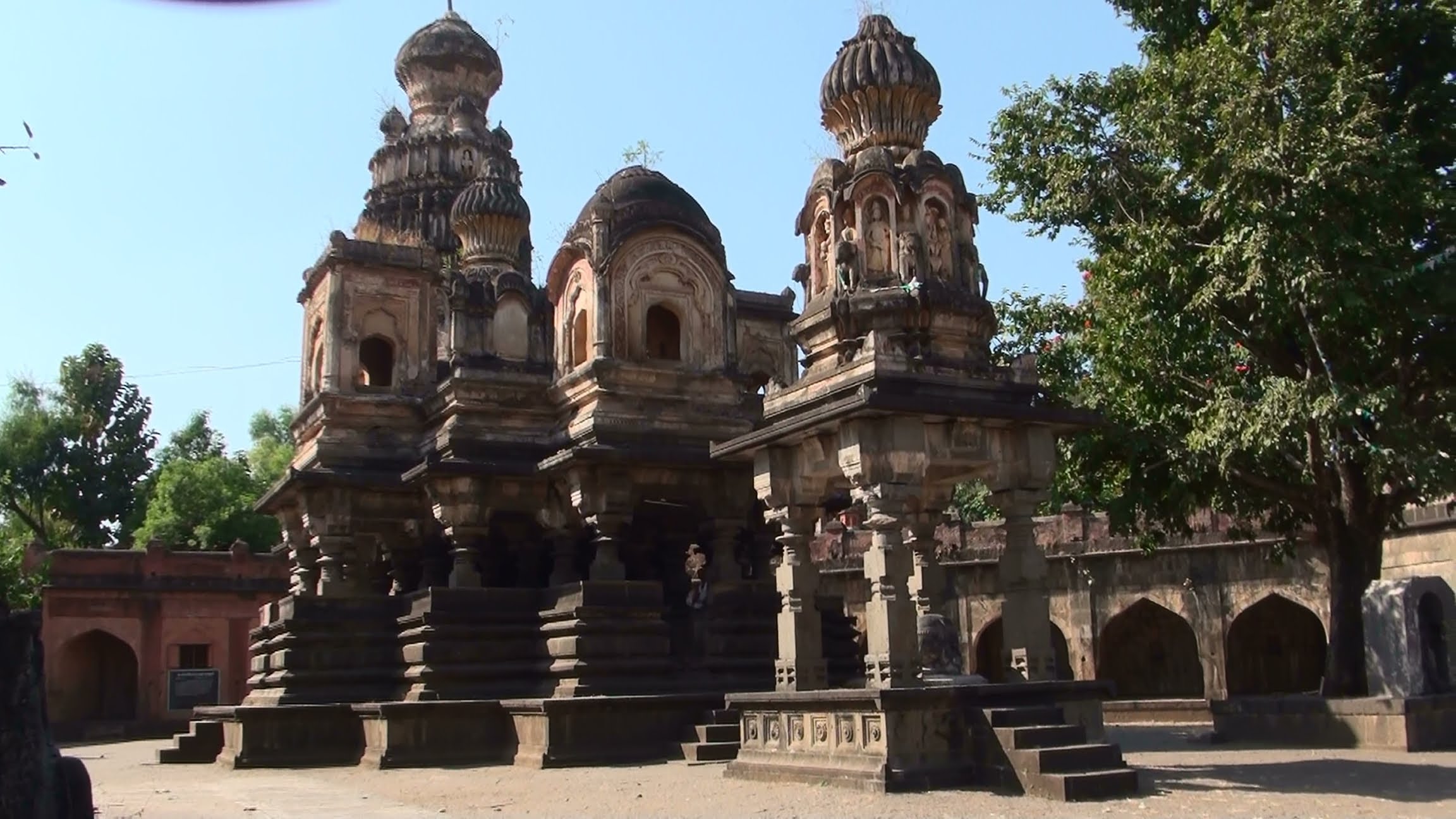 Kashi Vishweshwar Temple, Mahuli...SATARA (Pt. 1) - YouTube