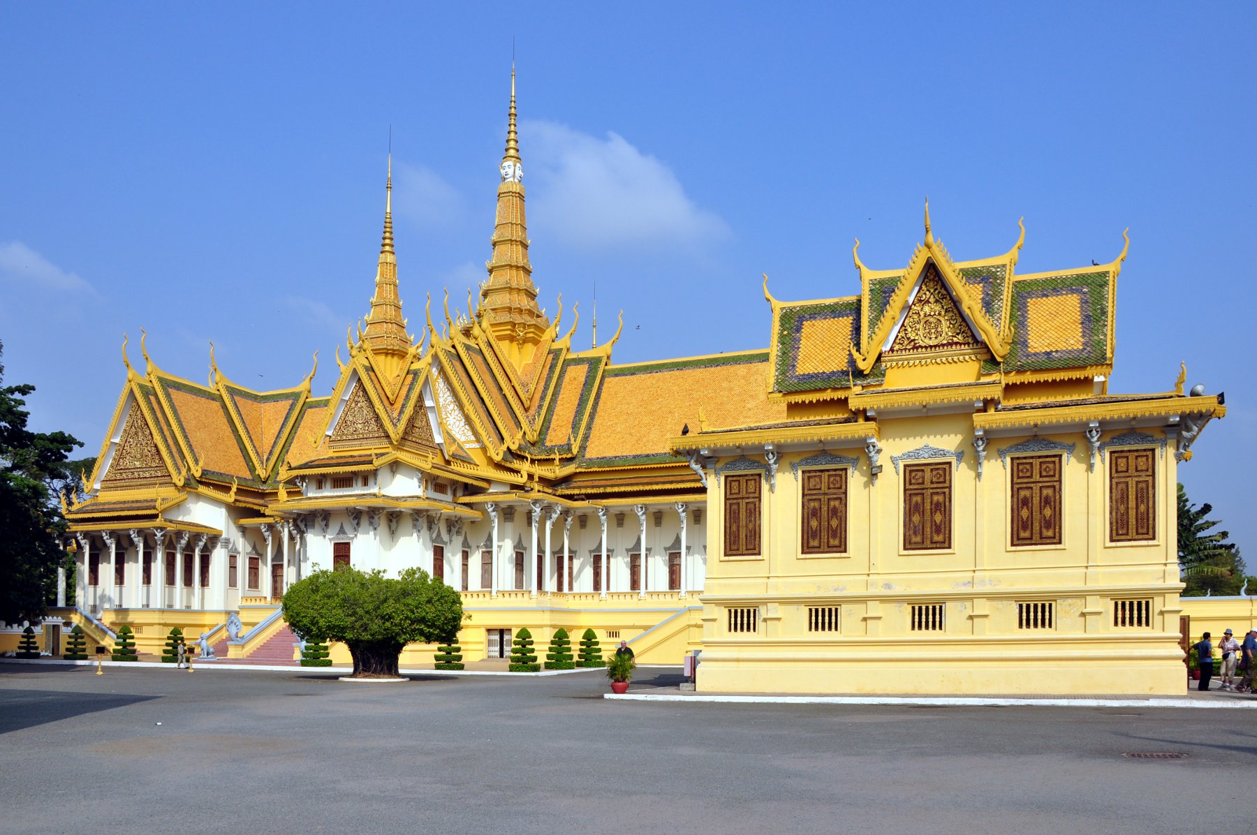 Royal Palace & Silver Pagoda - Indochinadaytours