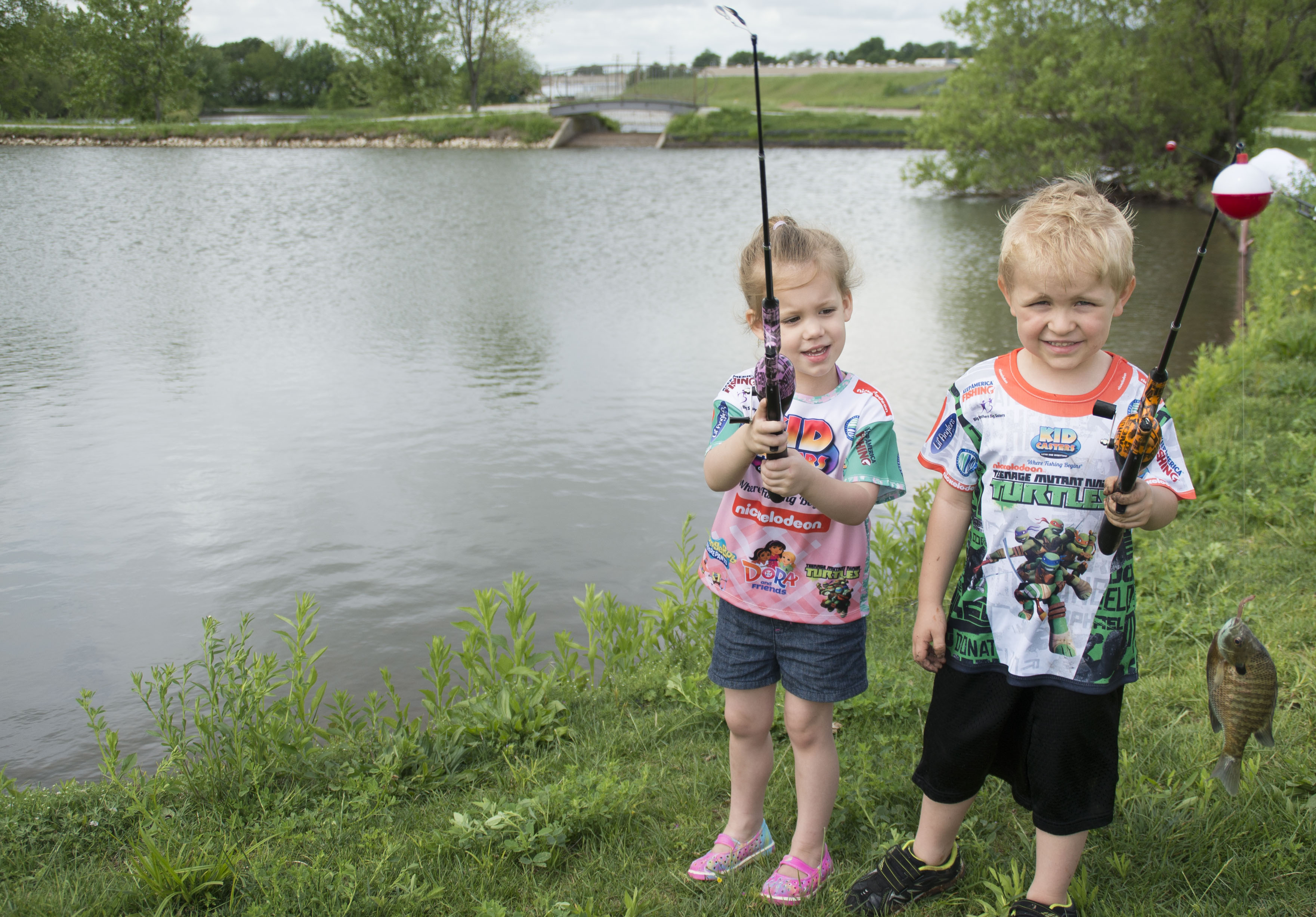 No-Tangle Fishing Poles for Kids - Kid Casters