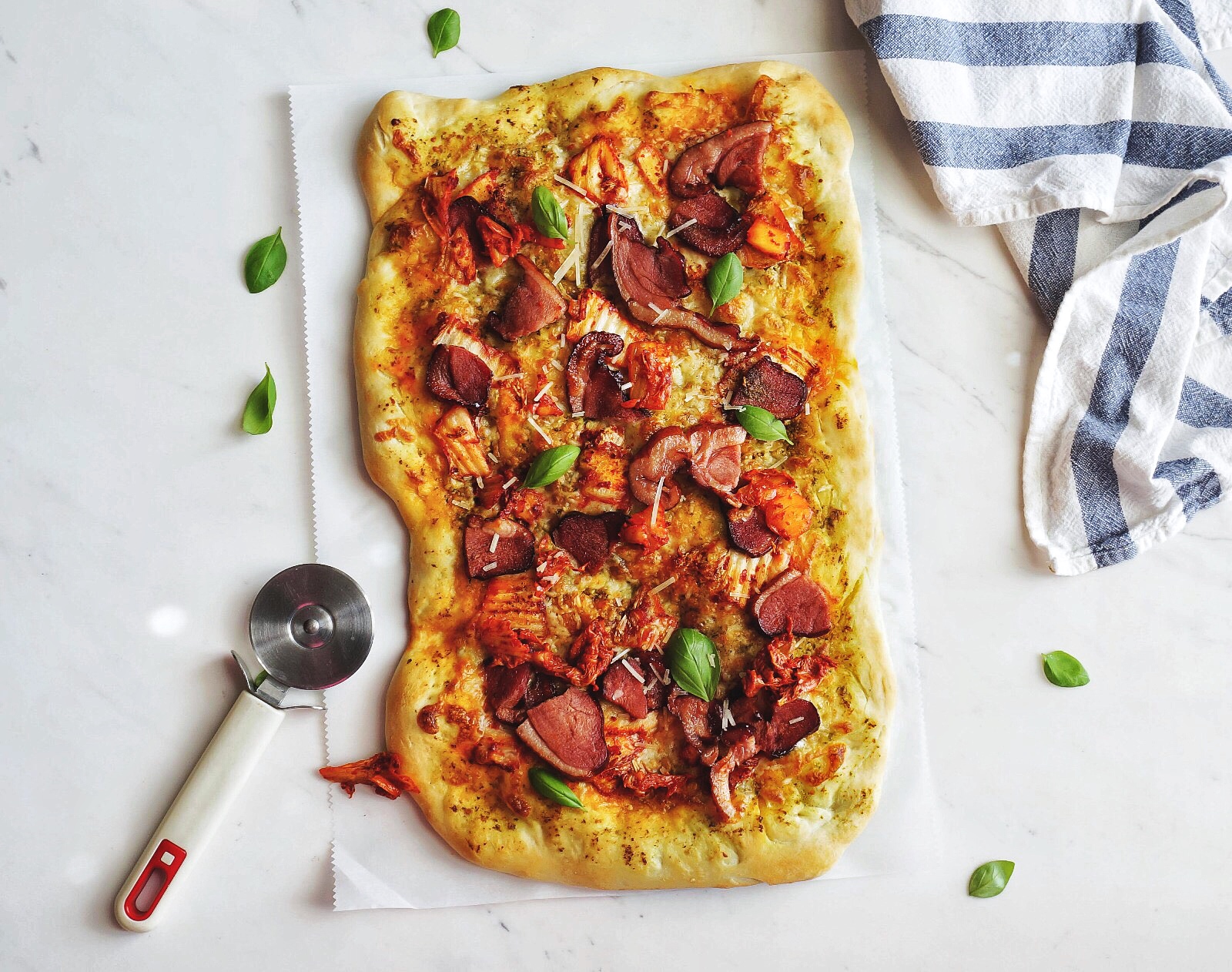 ROAST DUCK AND KIMCHI PIZZA – TastyKFood