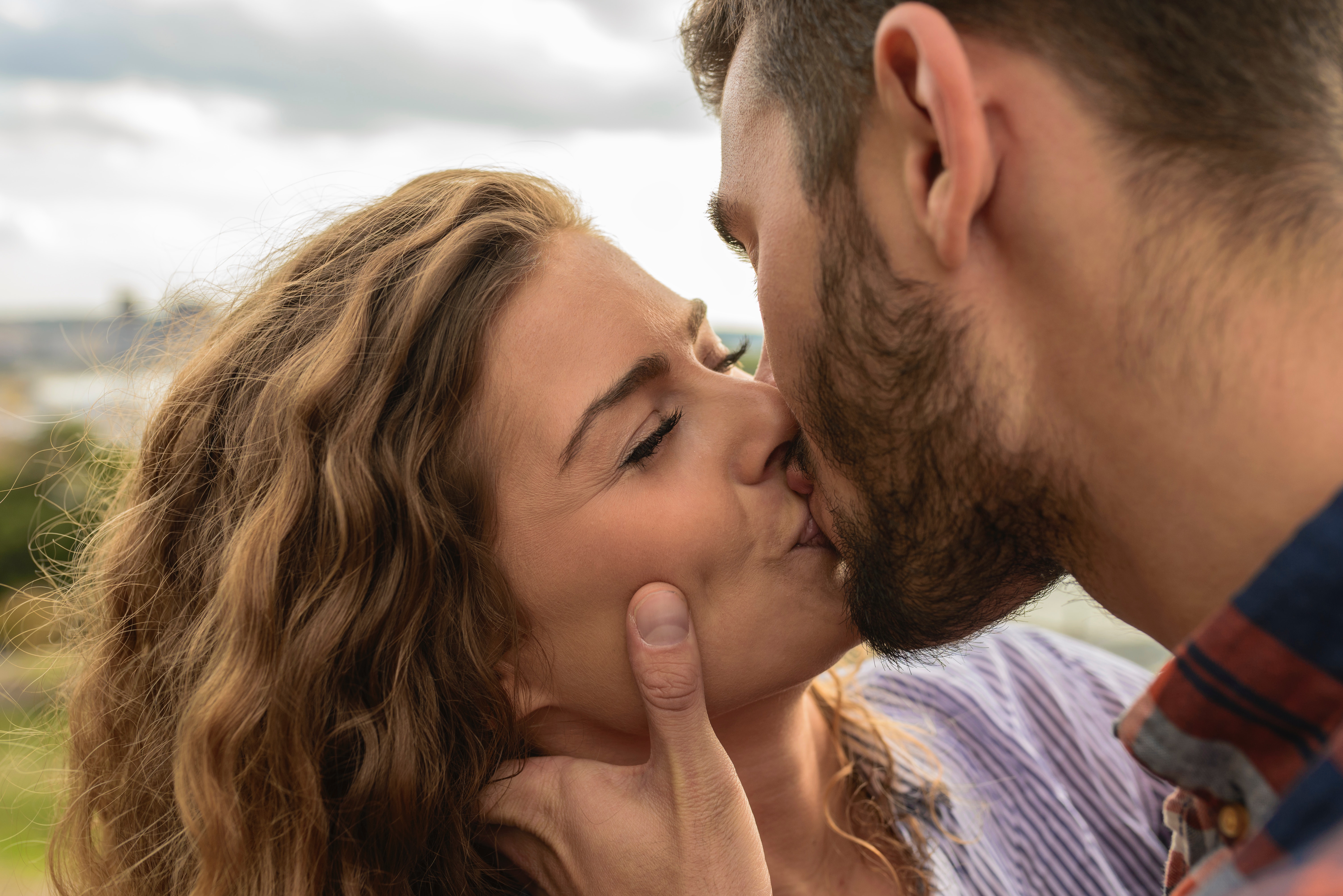 100+ Amazing Kiss Photos · Pexels · Free Stock Photos