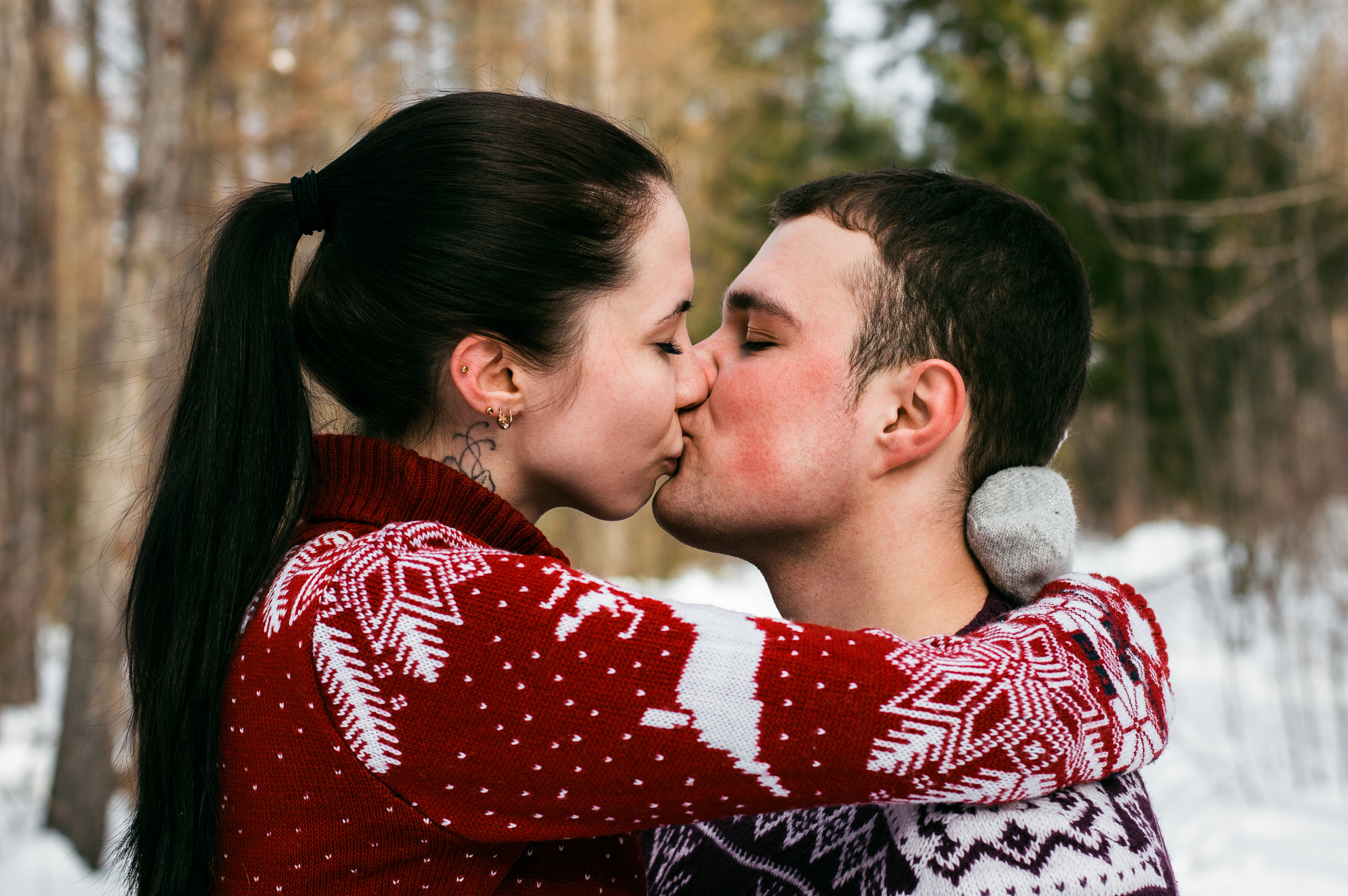 Kissing woman and man photo