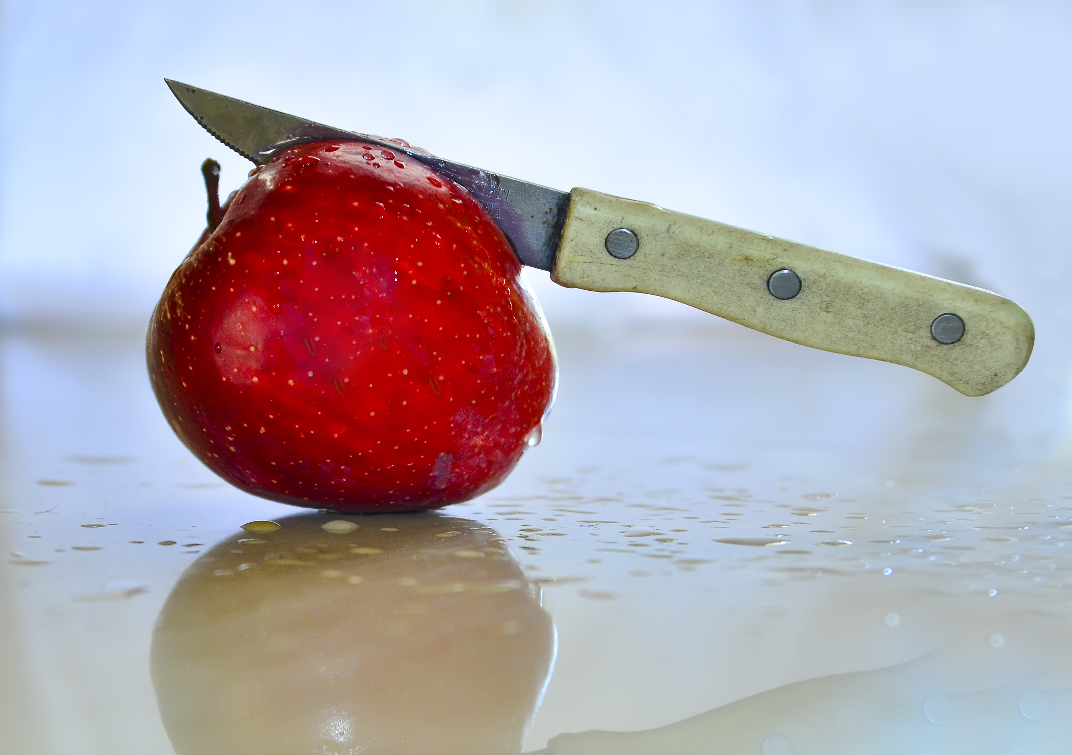 Knife in Apple, Apple, Cutting, Food, Fruits, HQ Photo
