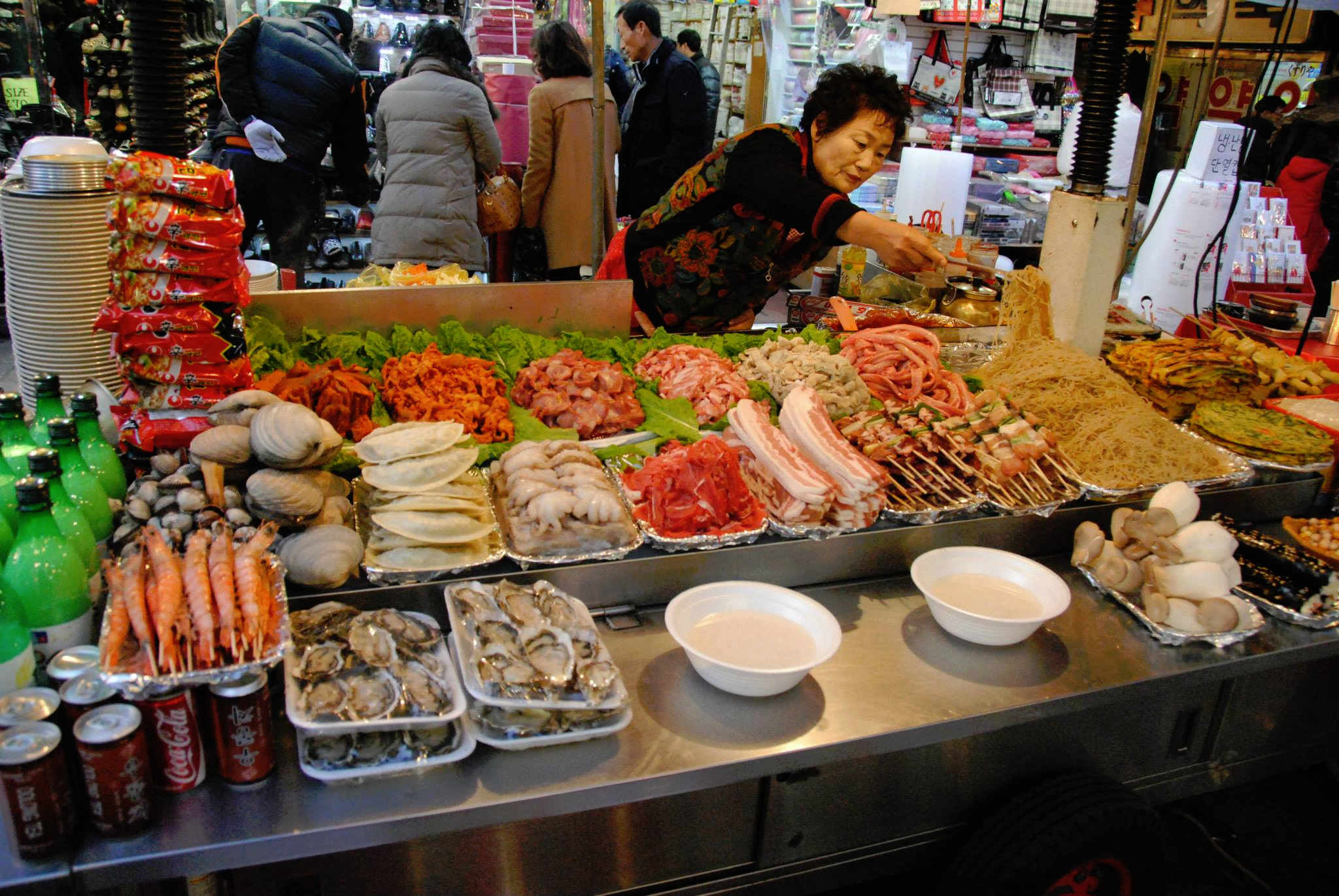 Street food stand in Namdaemun Market, Seoul, South Korea : streeteats