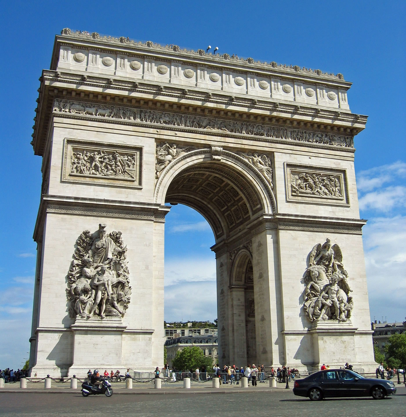 L'Arc de Triomphe – Rue Savoir