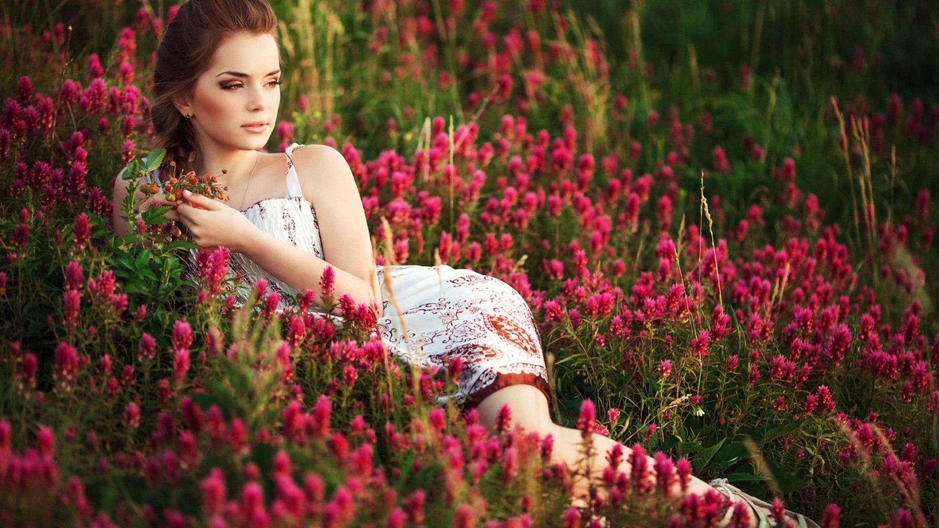 Most Beautiful Girl Ever In Flower Garden HD Desktop Wallpaper ...