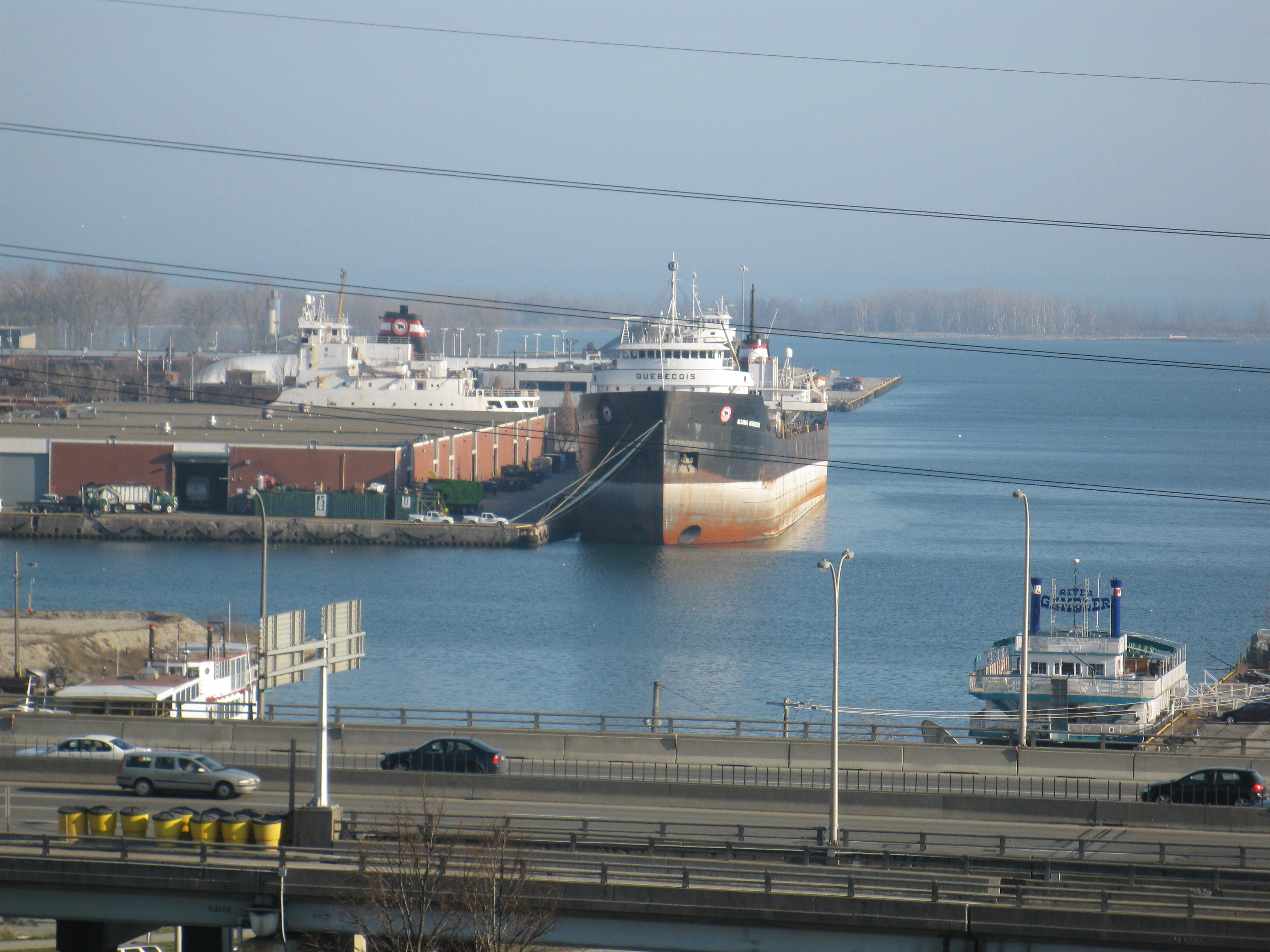 Lake freighter quebecois photo