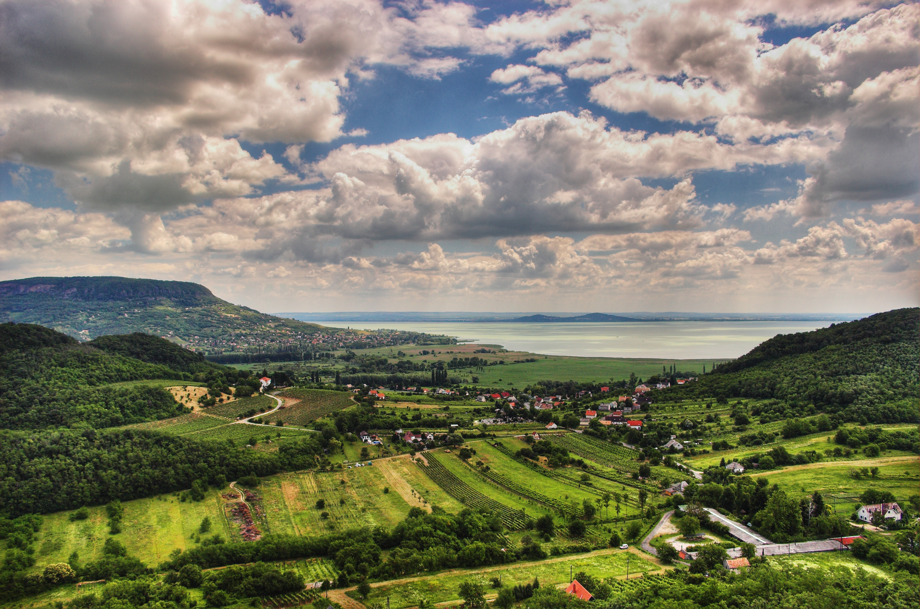 File:Balaton Hungary Landscape.jpg - Wikimedia Commons
