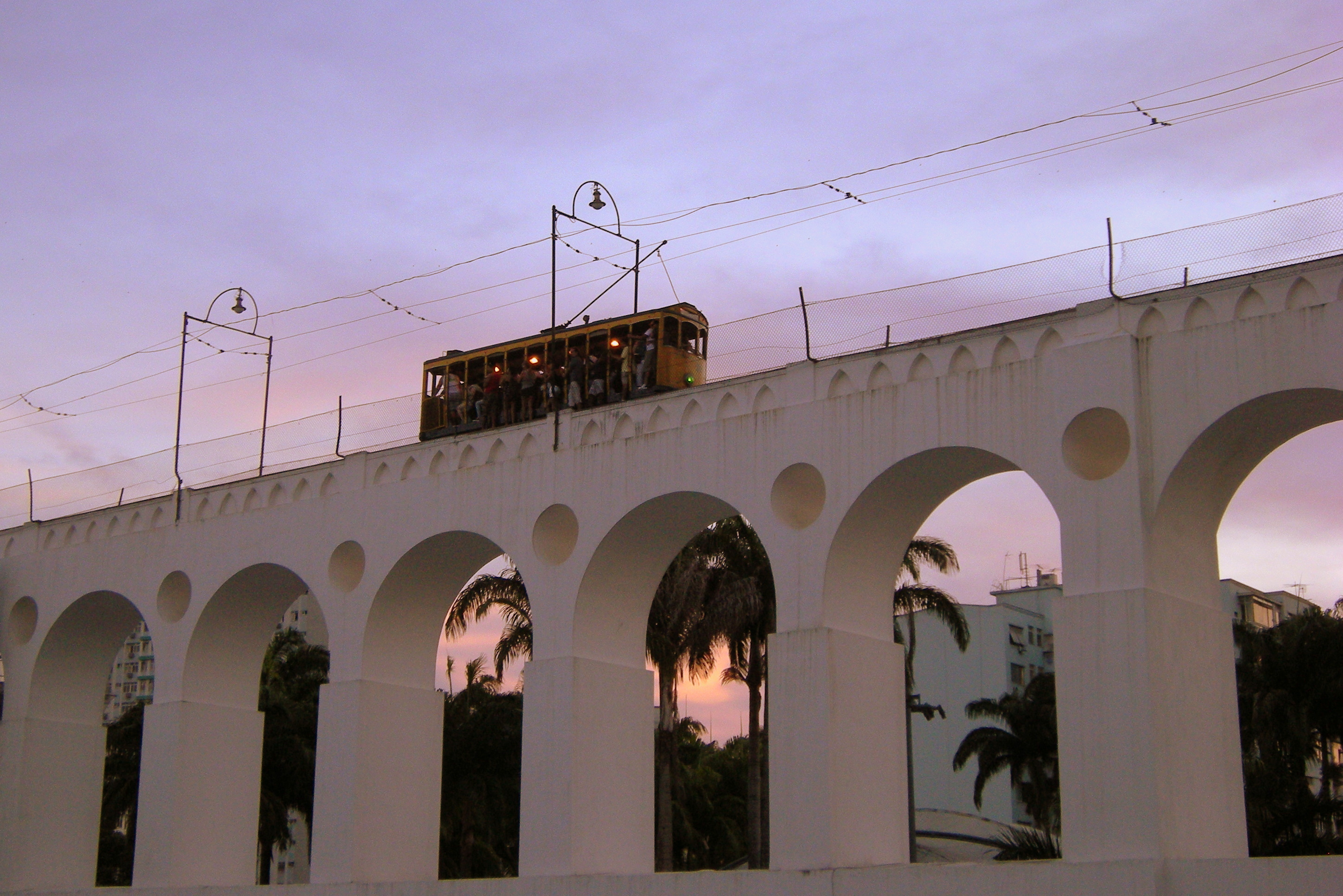File:Arcos da Lapa e Bondinho (5647333633).jpg - Wikimedia Commons