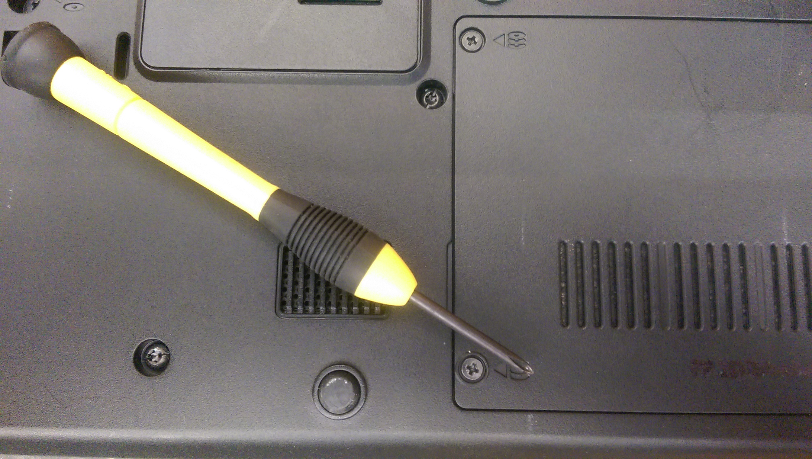 Laptop screwdriver photo